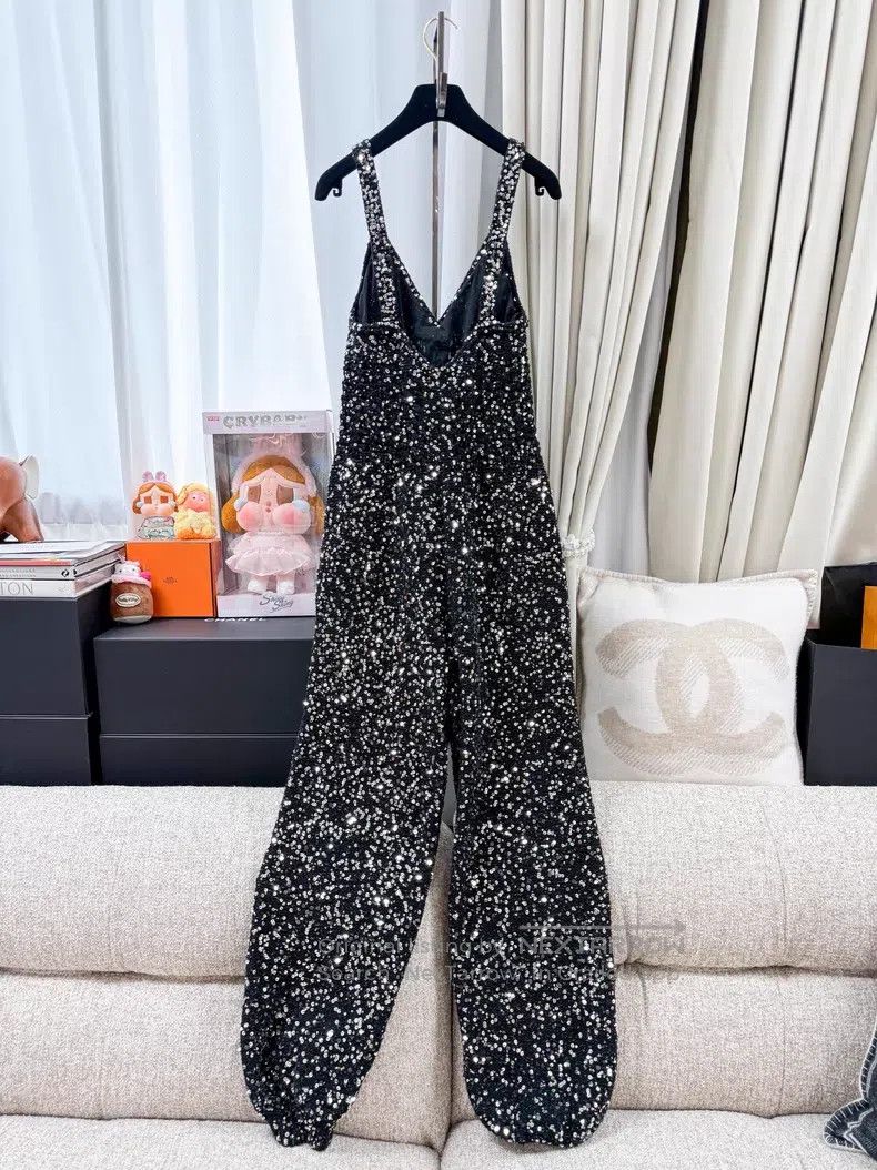 Chanel Chanel 23C early spring vacation black sequin jumpsuit Size 25" / US 0 / IT 36 - 2 Thumbnail