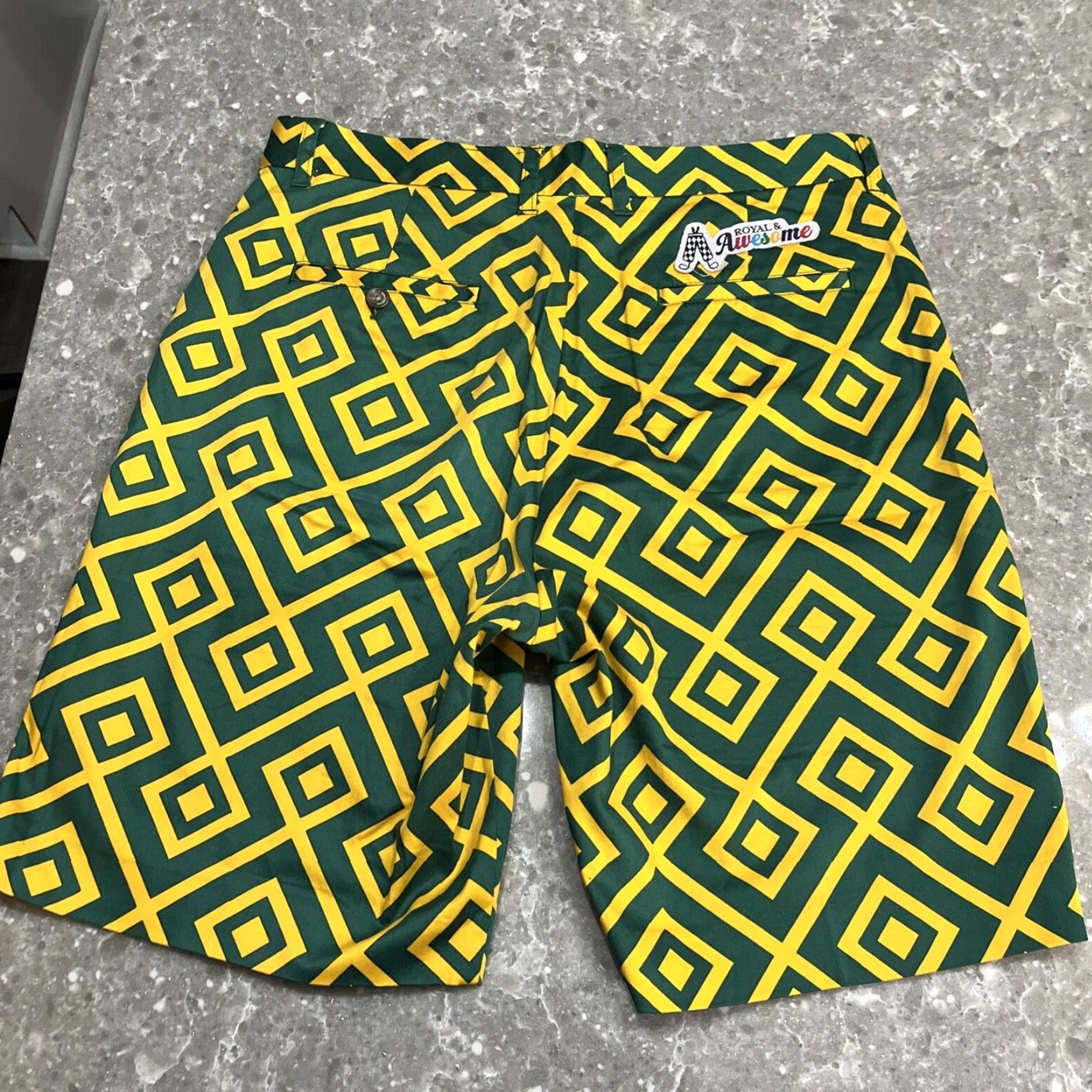 Vintage Royal & Awesome Golf Shorts Mens 32 Green Yellow Argyle Diamond 5 Pocket Flat Front Inseam 10in Regular Buttons Spring Summer Fall Size US 32 / EU 48 - 6 Thumbnail
