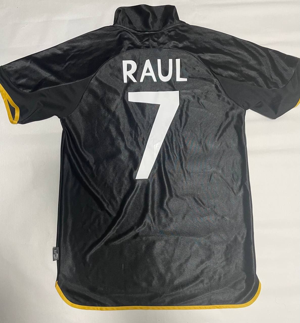 Adidas × Vintage Raul real madrid 00/01 Size US L / EU 52-54 / 3 - 4 Thumbnail