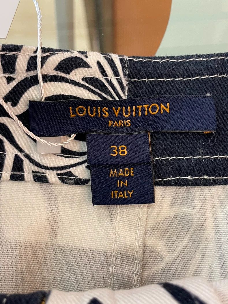 Louis Vuitton Louis Vuitton Jean Half Skirt 2503-Nextarrow Size 37" - 3 Thumbnail
