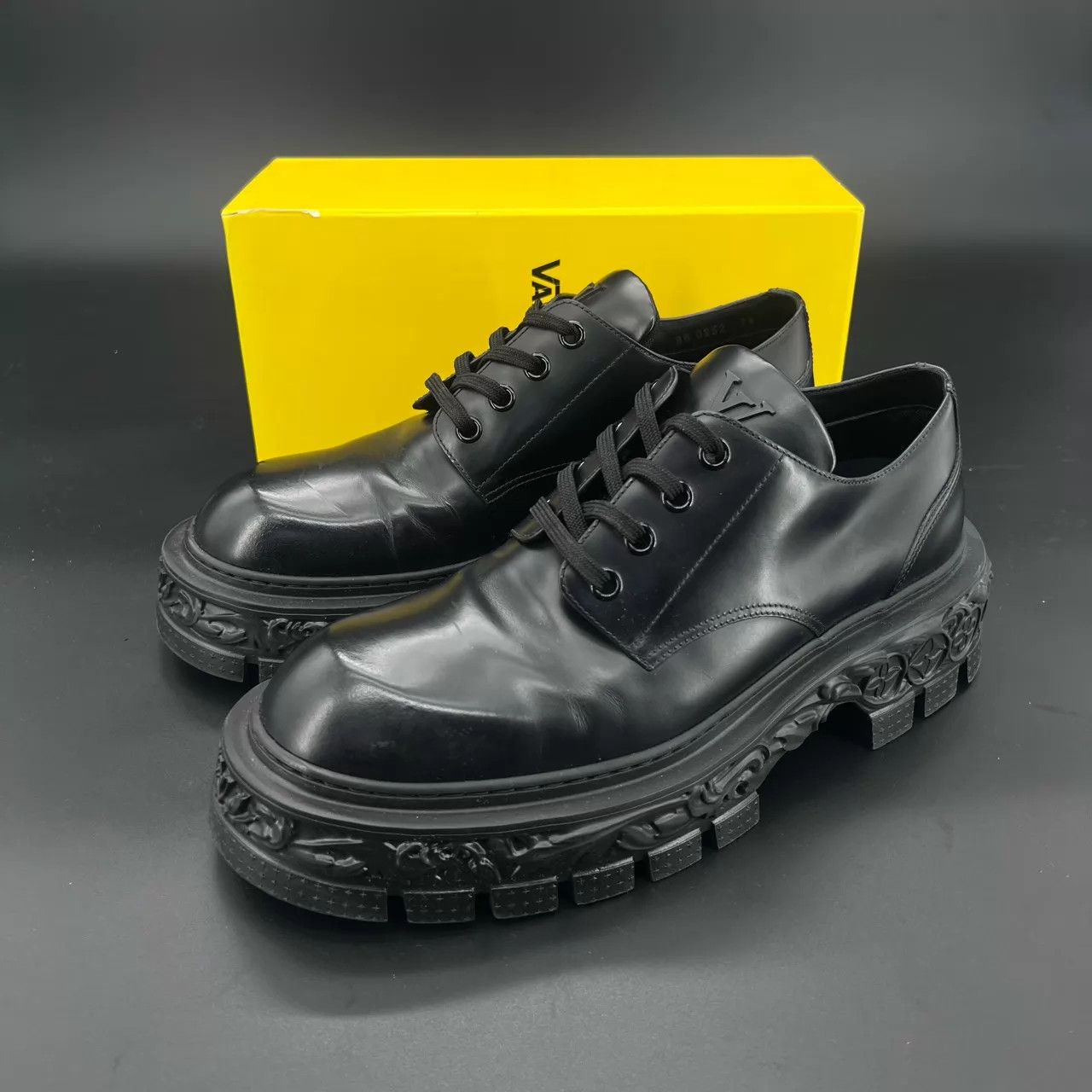 Louis Vuitton Louis Vuitton Carved Platform Derby 9.5WornOnce CH6417 Size US 9.5 / EU 42-43 - 1 Thumbnail