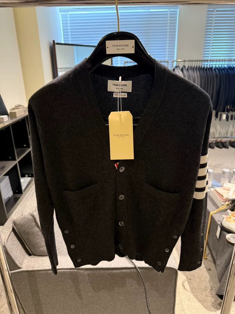 Thom Browne Thom Browne size2 Cashmere cardigan Size US M / EU 48-50 / 2 - 1 Thumbnail