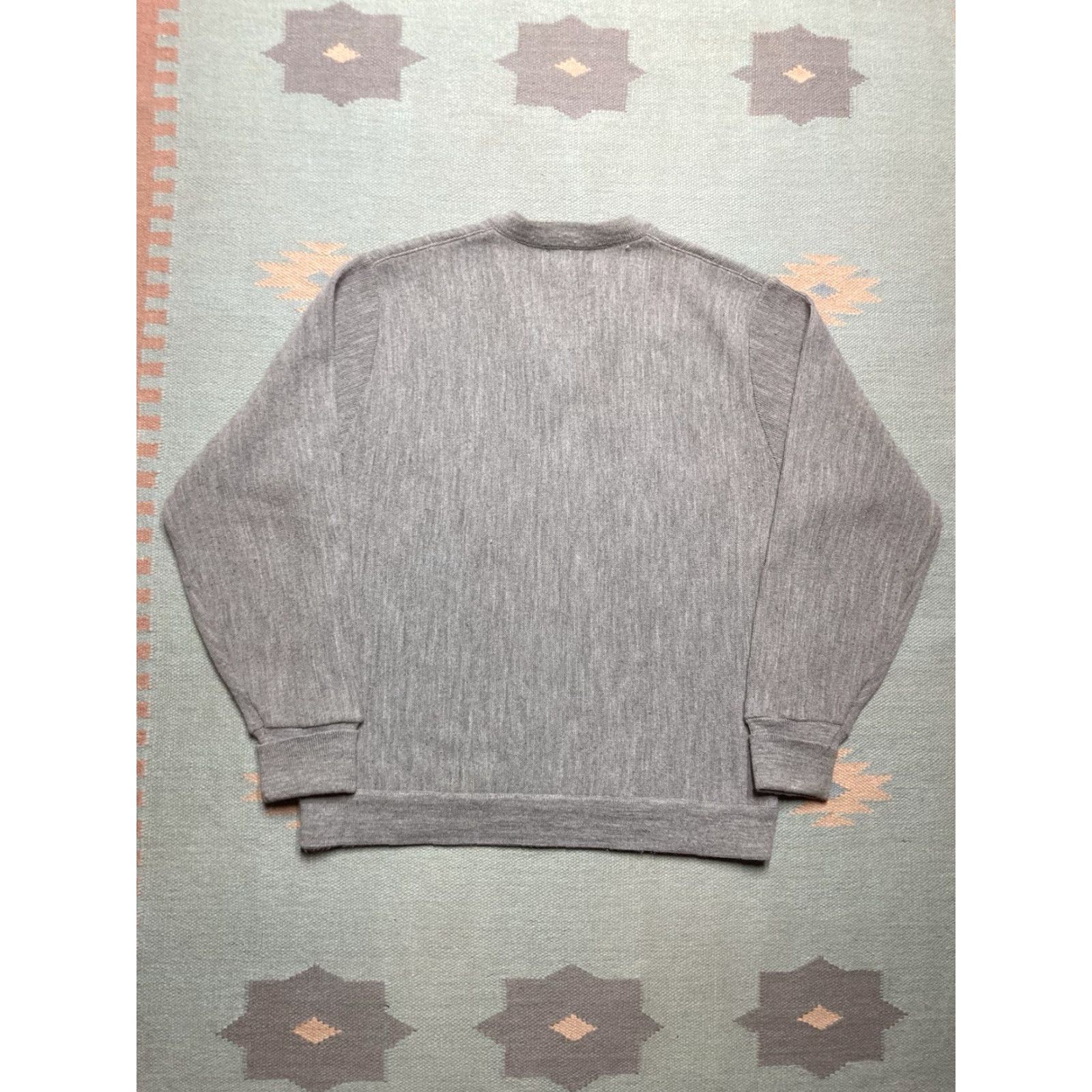 Izod VINTAGE IZOD Sweater Shirt XL Men Gray V-Neck Logo Preppy Golf Pullover Acrylic Size US XL / EU 56 / 4 - 5 Thumbnail