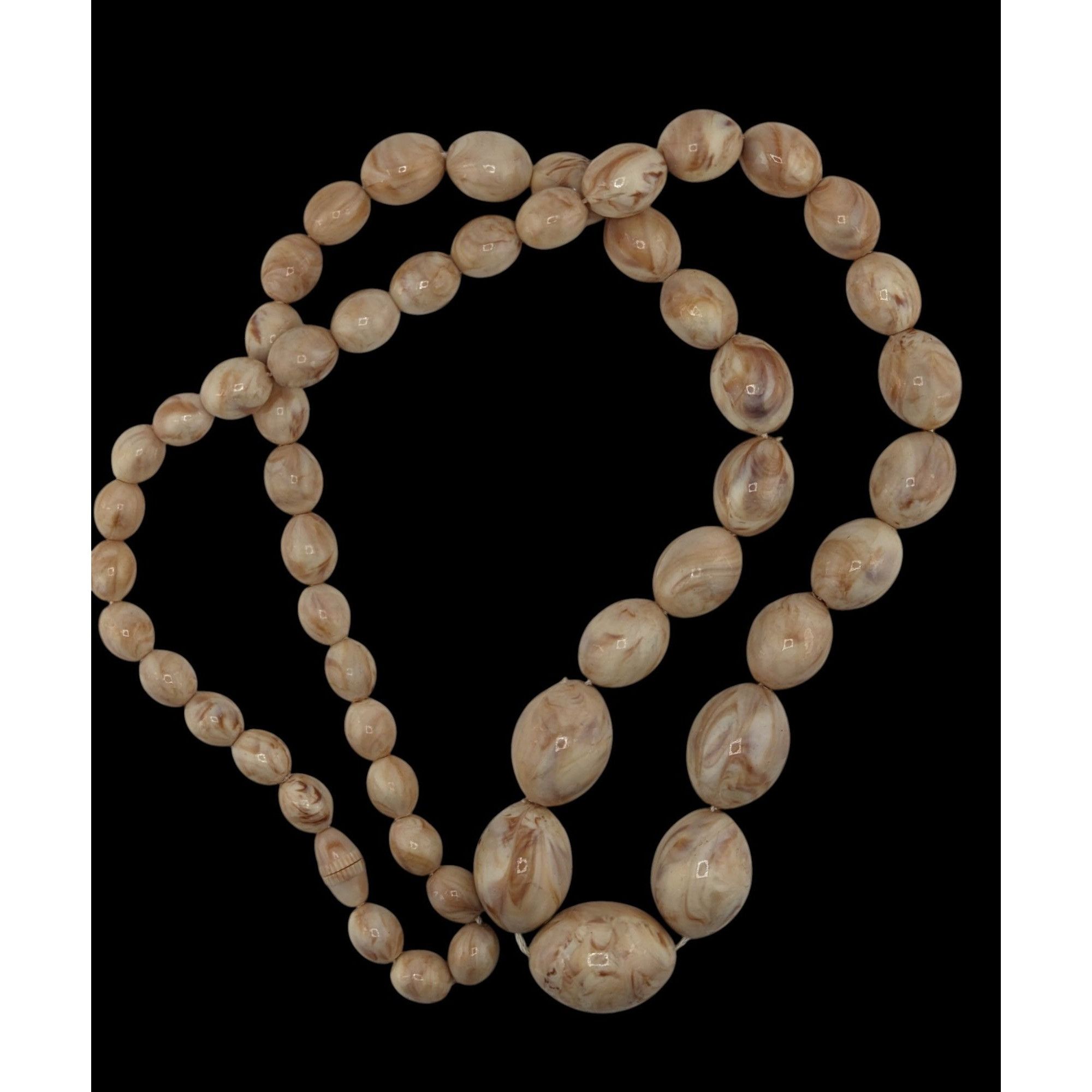 Other Vintage Marbled Cream Lucite Beaded Necklace With Screw Clas Size ONE SIZE - 3 Thumbnail