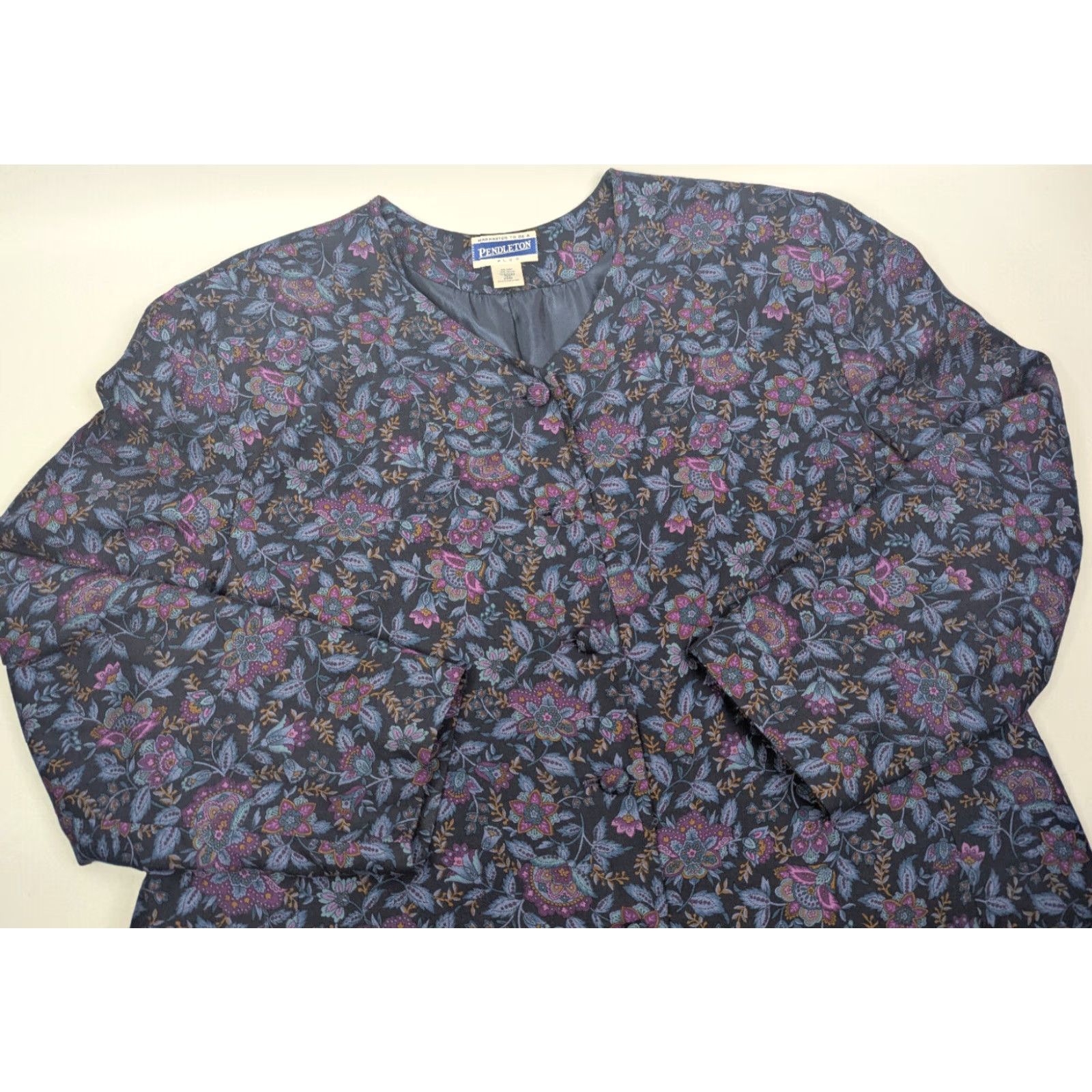 Pendleton VINTAGE Pendleton Plus Women's 20W Navy Floral Button Blouse V-Neck Shirt Rayon Size 3XL / US 20-22 - 2 Thumbnail