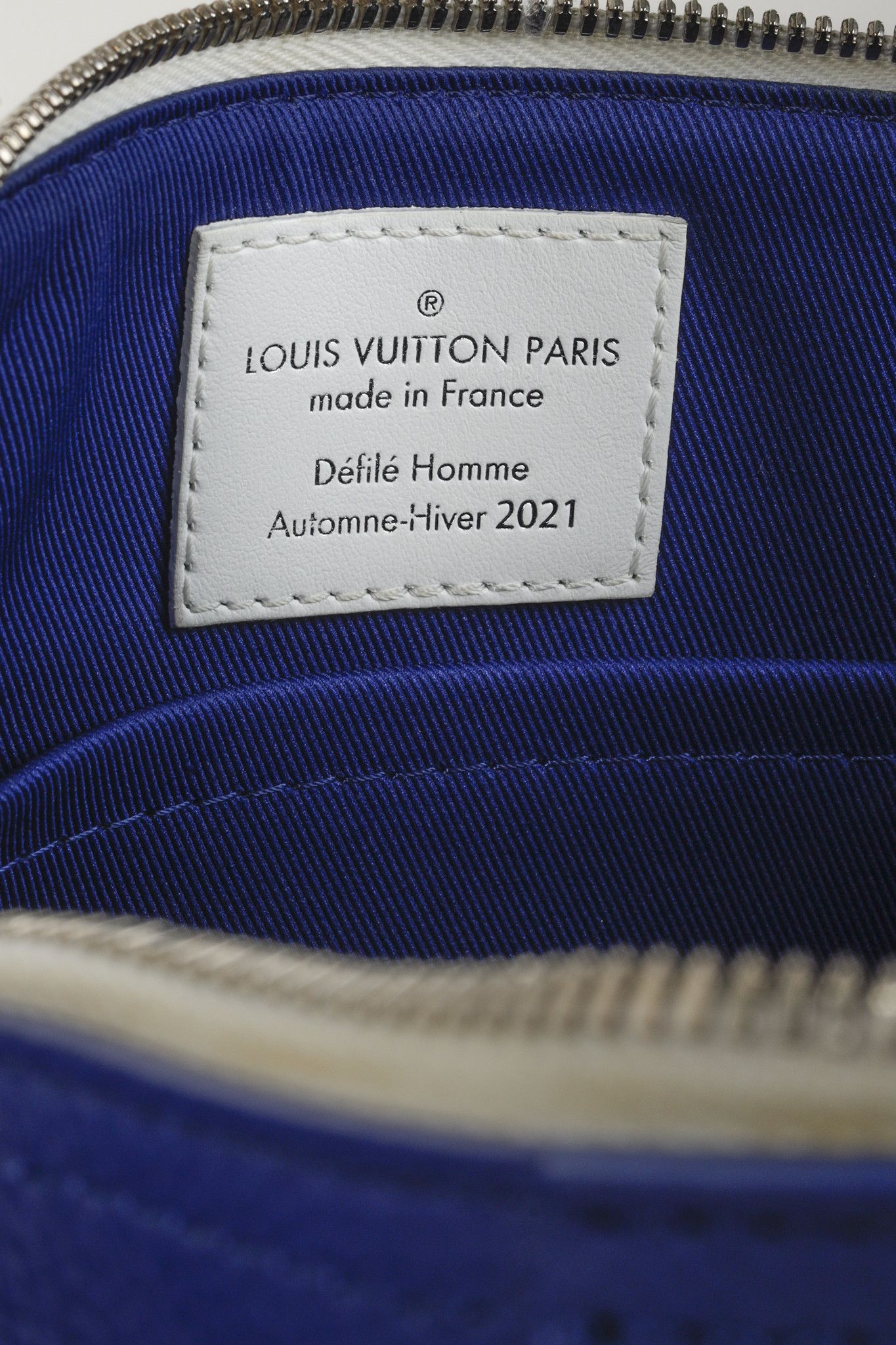 Louis Vuitton Louis Vuitton 2021 City Keepall Everyday Blue Crossbody Size 28 - 15 Thumbnail