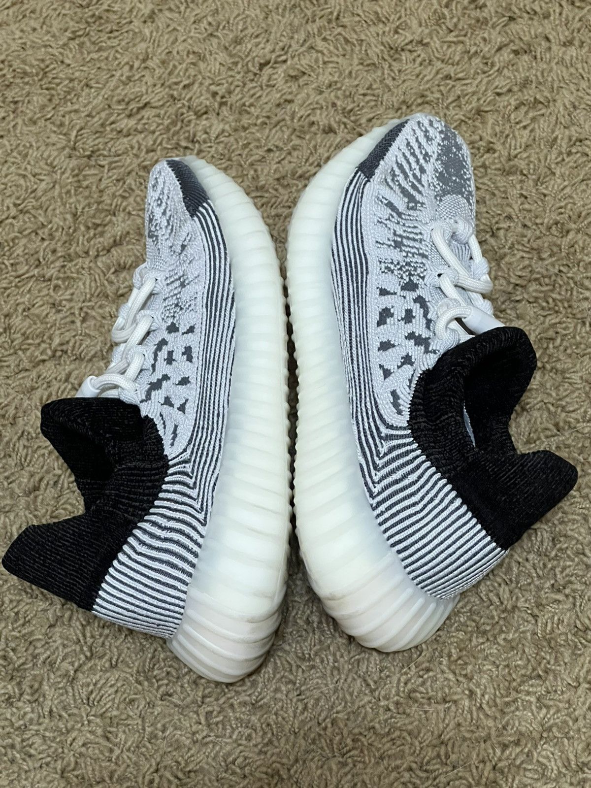 Adidas Yeezy 350V2 CMPCT Size US 6.5 / EU 39-40 - 3 Thumbnail