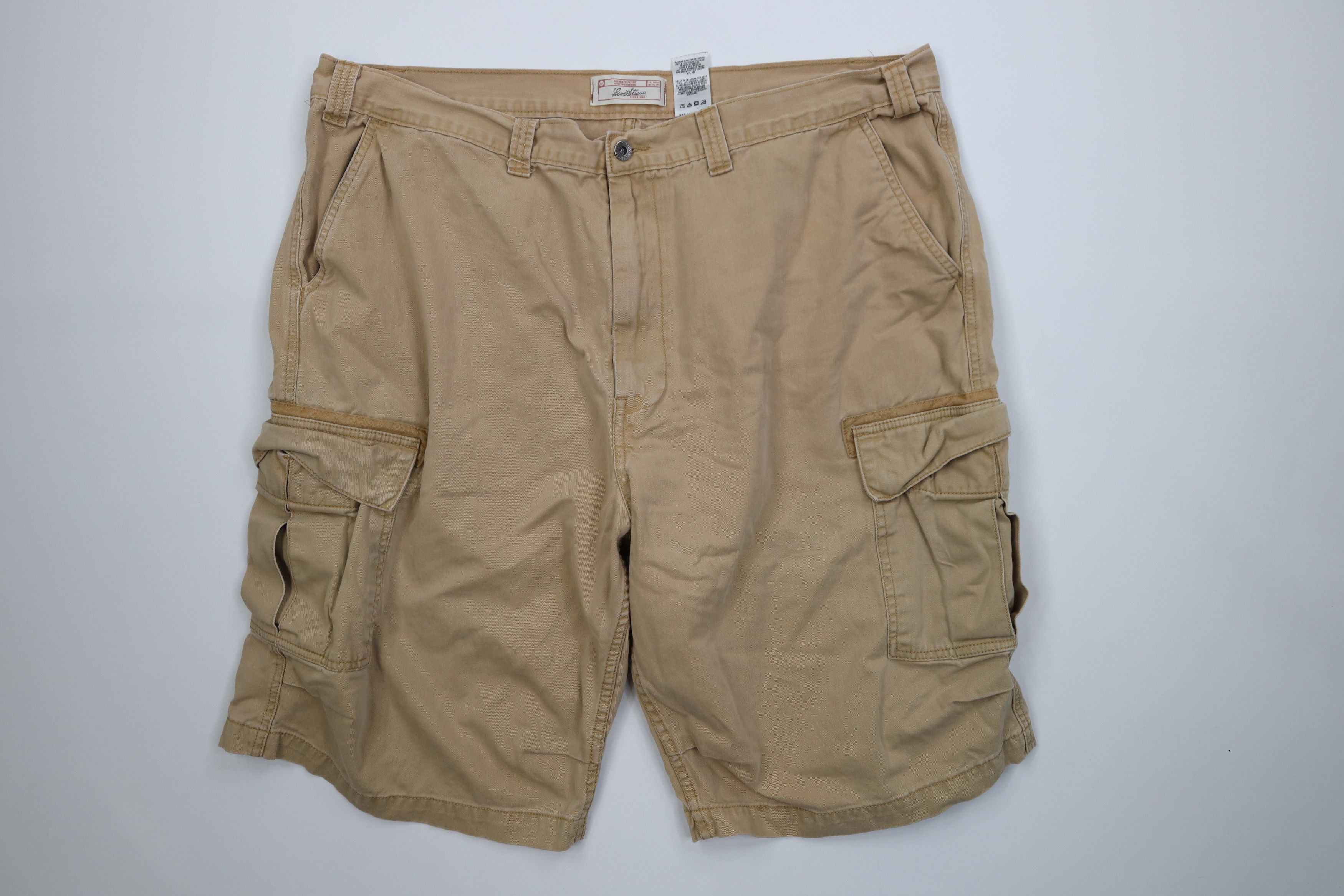Levi's Vintage Y2K 2004 Levis Faded Baggy Cargo Shorts Brown Cotton Size US 44 / EU 60 - 1 Thumbnail