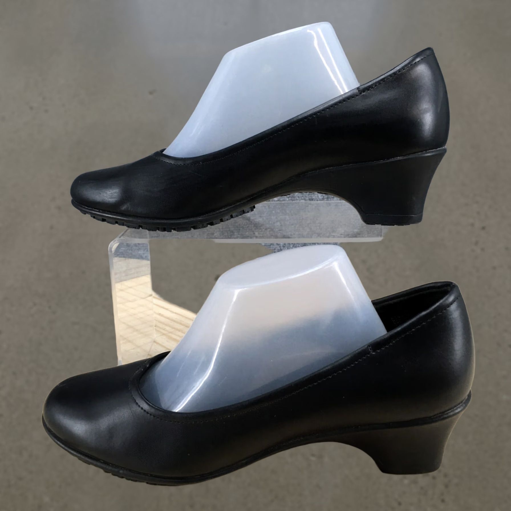 Vintage SafeStep Prediction 24/7 Pump Heels Black Faux Leather Cuban Casual 6.5 Womens Size US 7 / IT 37 - 1 Thumbnail