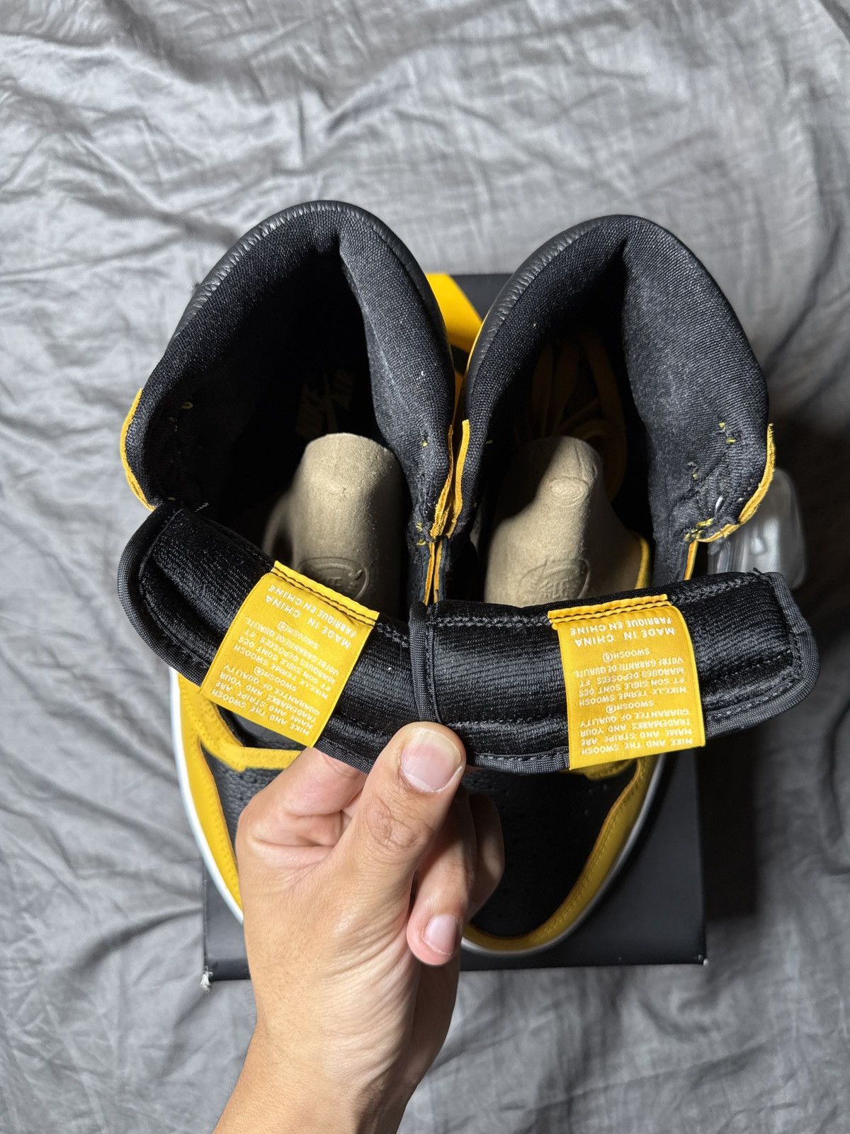 Nike Air Jordan 1 Pollen Size US 9 / EU 42 - 7 Thumbnail