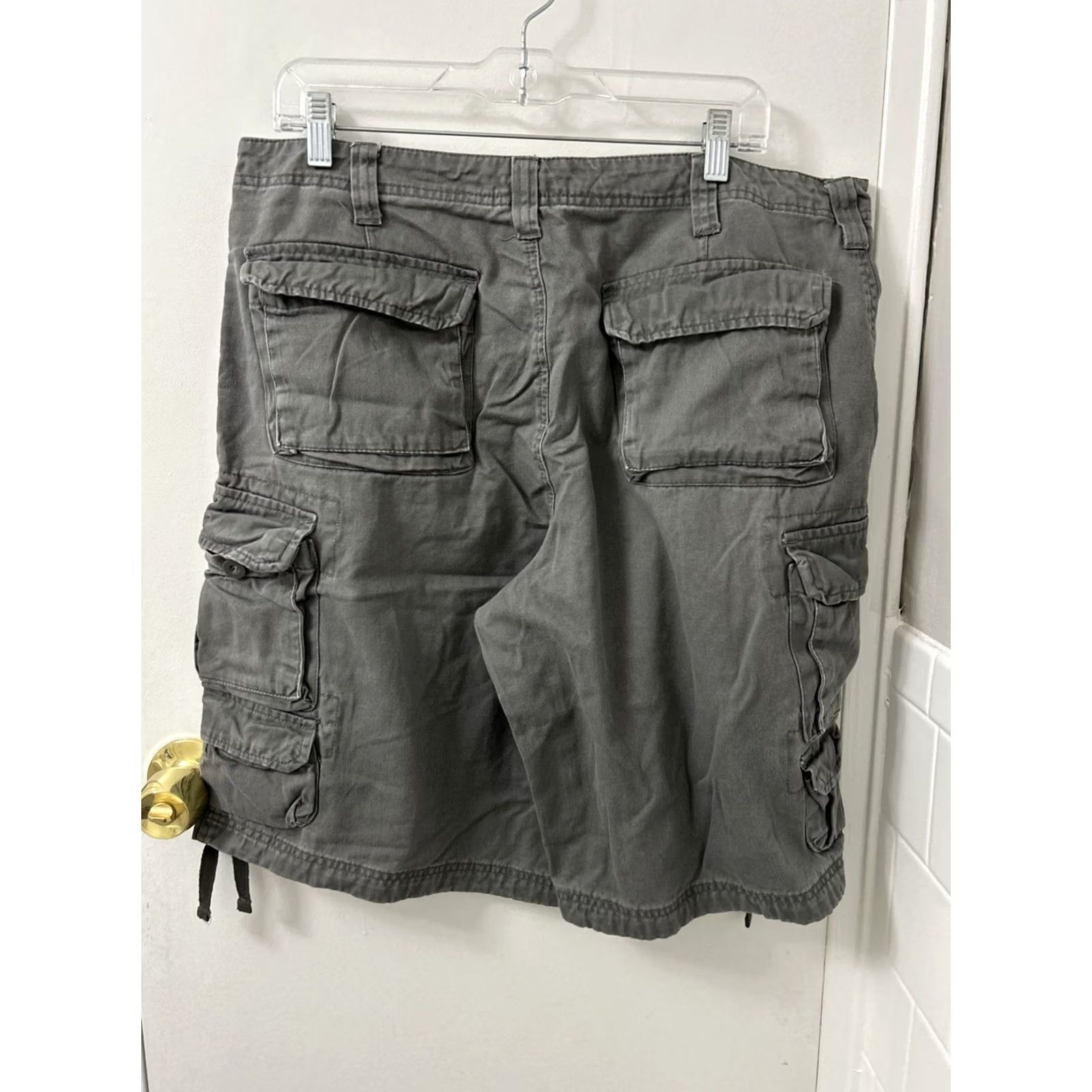 Lee VINTAGE? No (skip) - Lee Cargo Shorts Mens 34 Gray Cotton Twill 11” Inseam Pocket Utility Outdoor Casual Workwear Hiking Relaxed Front Flat Front Size US 34 / EU 50 - 6 Thumbnail
