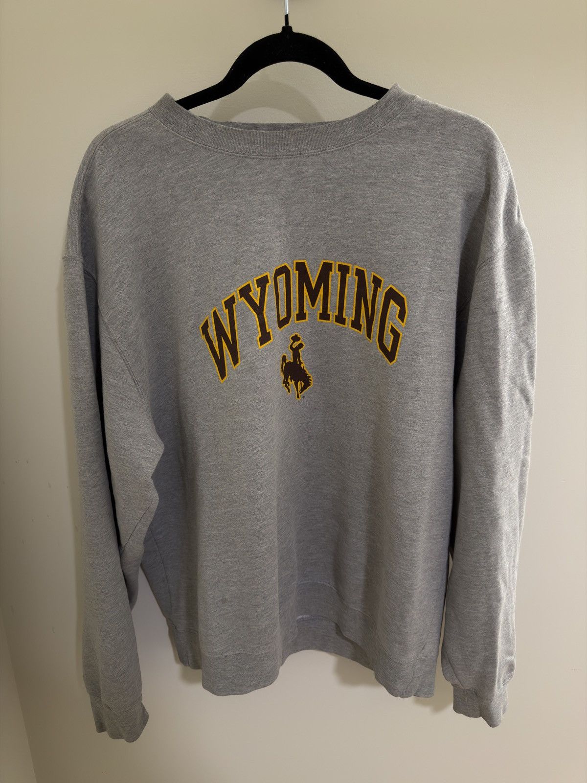 Vintage Vintage University of Wyoming Cowboys Sweatshirt Size US XL / EU 56 / 4 - 1 Thumbnail