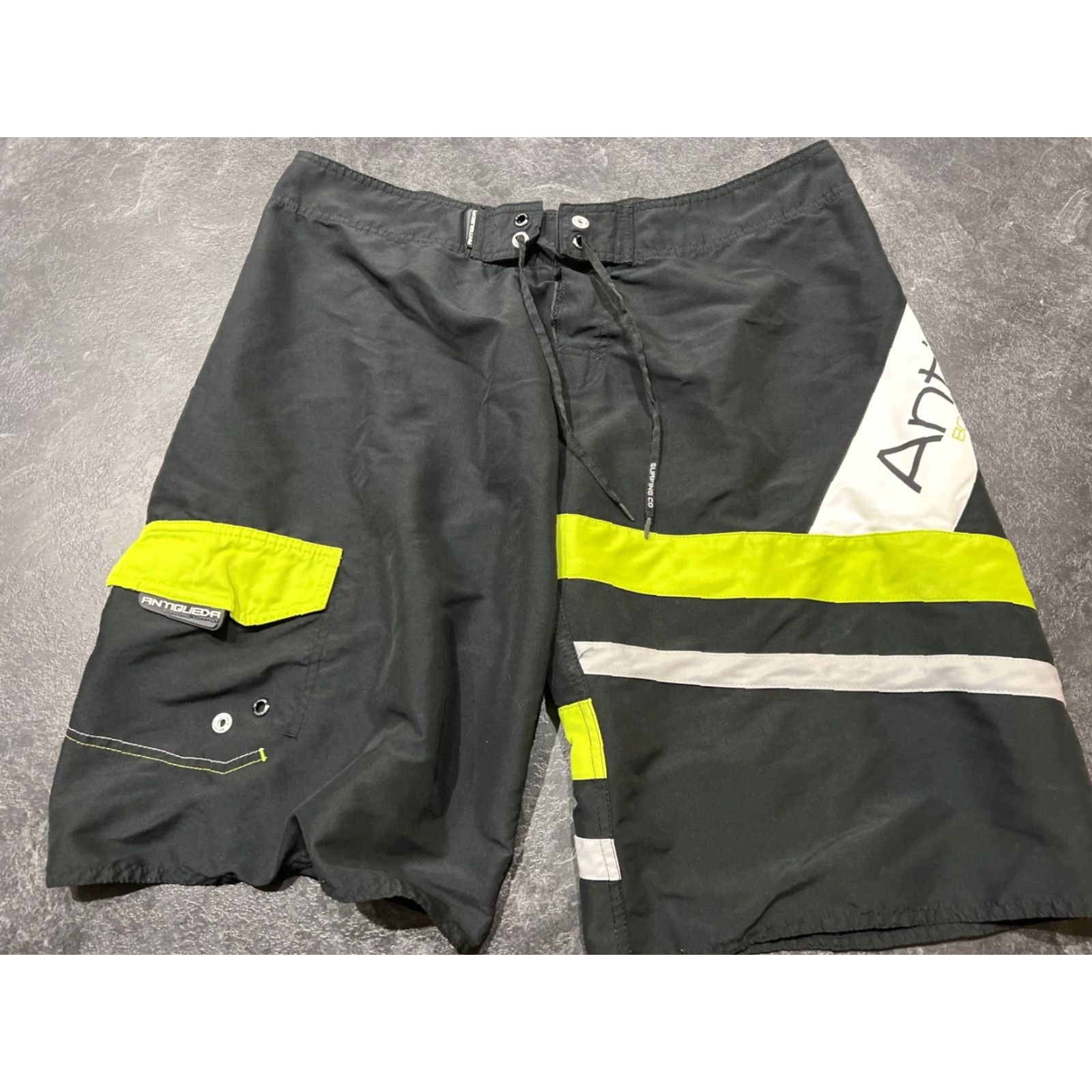 Vintage VINTAGE AntiQueda Board Shorts Men's 38 Surfing Swim Trunks Black Mens Size US 38 / EU 54 - 2 Thumbnail
