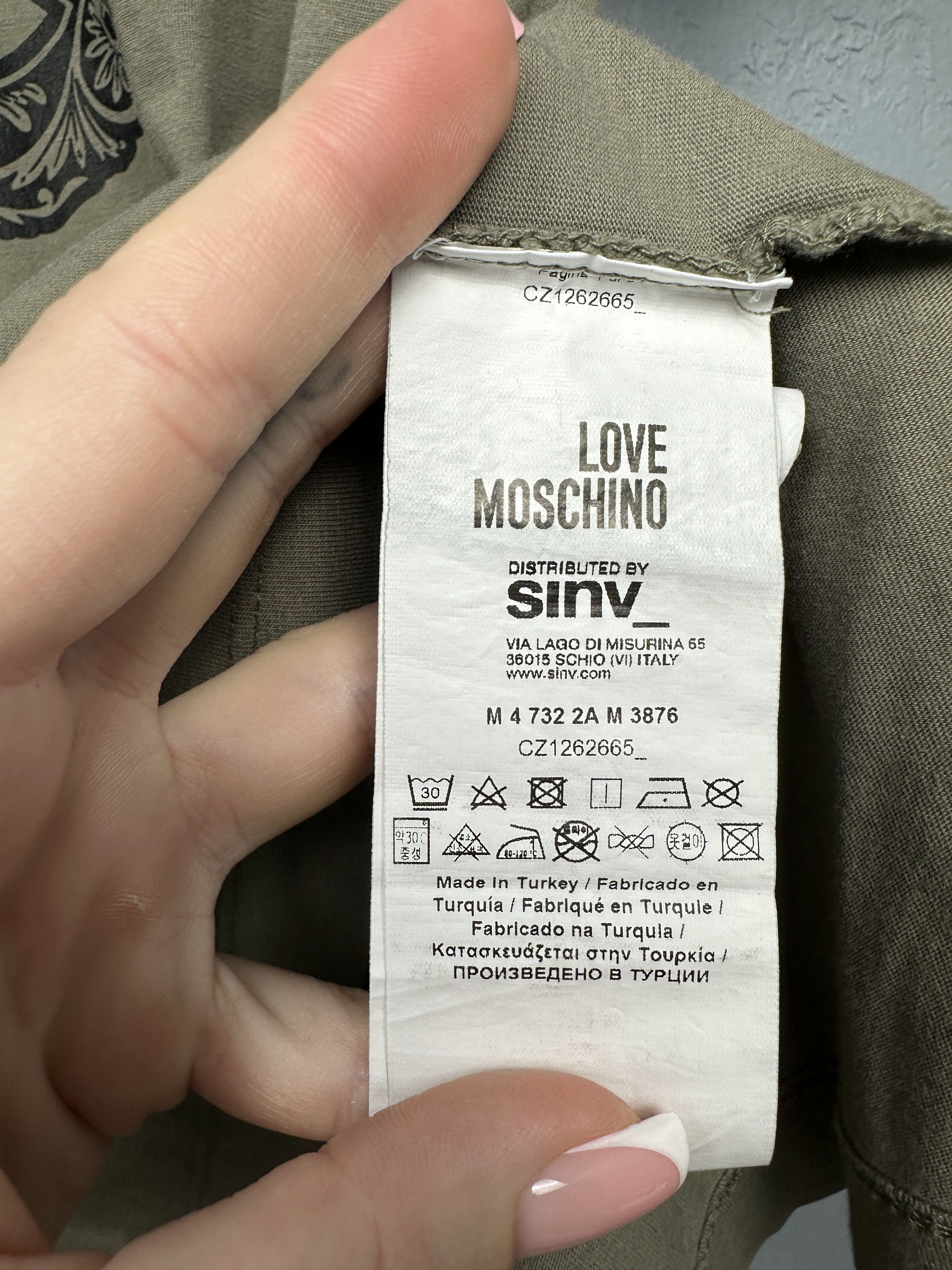 Moschino Love Moschino Vintage Mens Big Logo T-Shirt Size US L / EU 52-54 / 3 - 5 Thumbnail