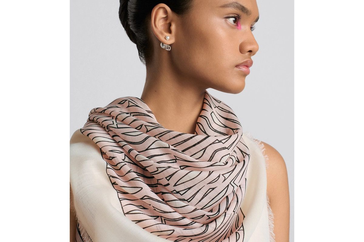 Dior o1bcso1str0226 Size:OS/Allover Shawl in White/Pale Pink Size ONE SIZE - 7 Thumbnail