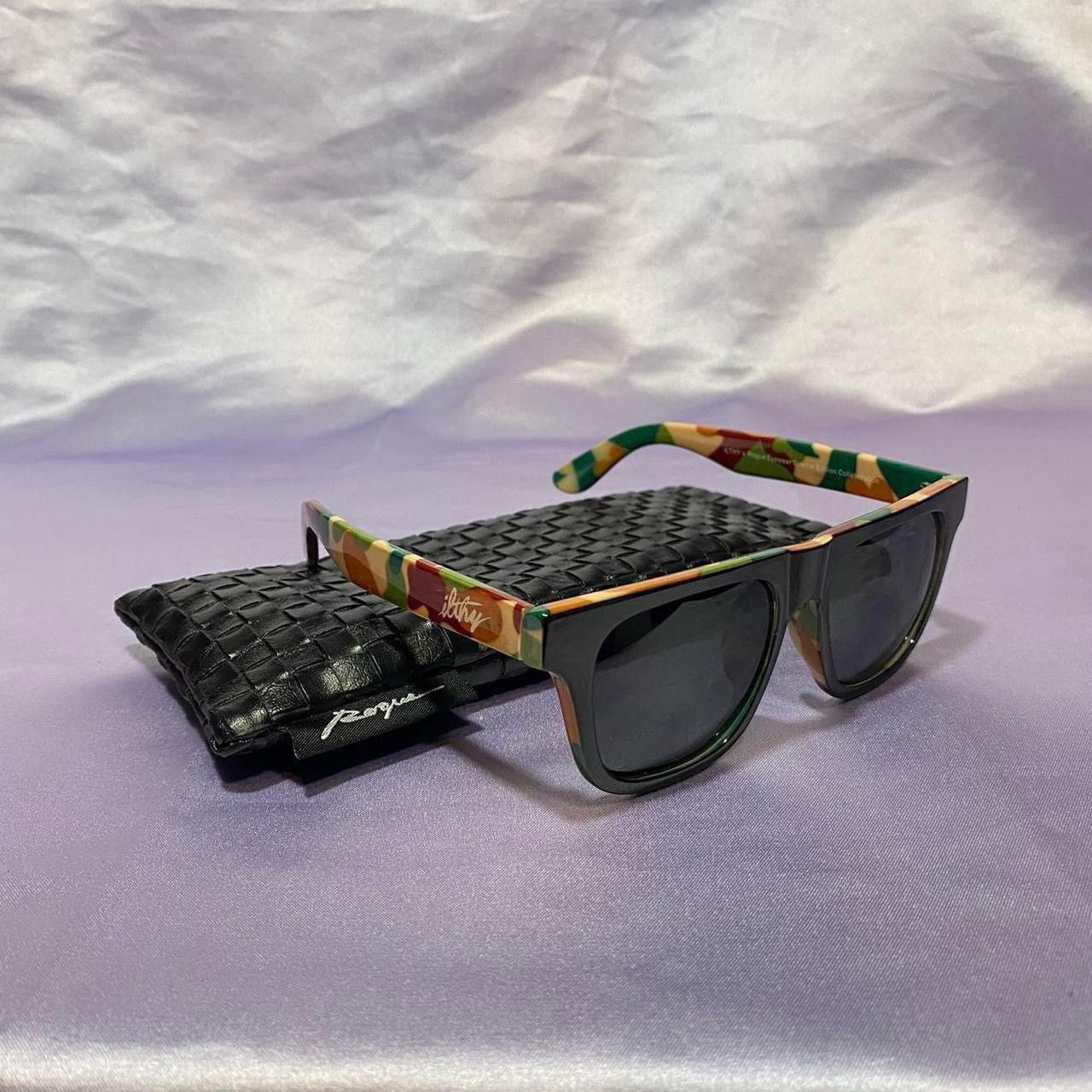ILTHY iLTHY Rogue 2014 sunglasses Special edition heart camo AOP Size ONE SIZE - 1 Thumbnail