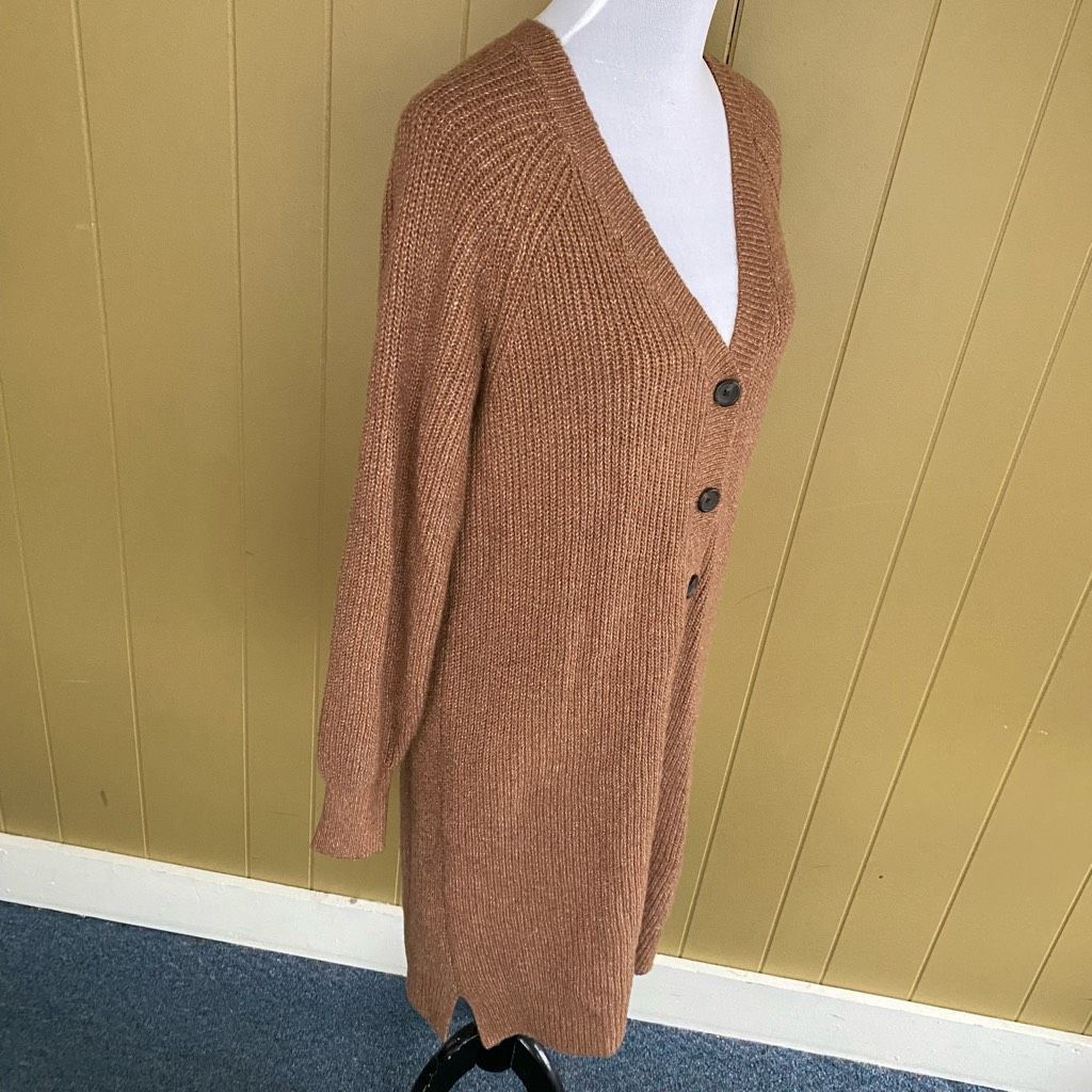 Old Navy Old Navy women S v-cut 3 button Longsleeve midi sweater dres Size S / US 4 / IT 40 - 4 Thumbnail