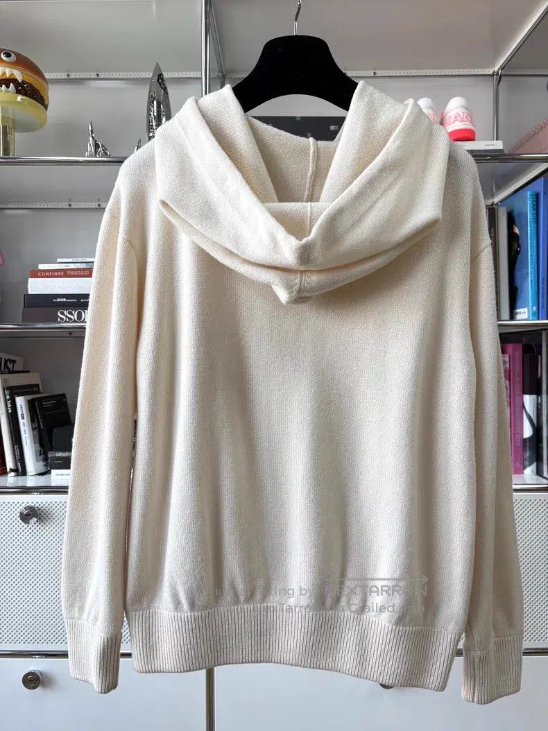 Chanel Chanel Cruise Series Beige Logo Embroidered Hooded Knitwea Size XS / US 0-2 / IT 36-38 - 3 Thumbnail