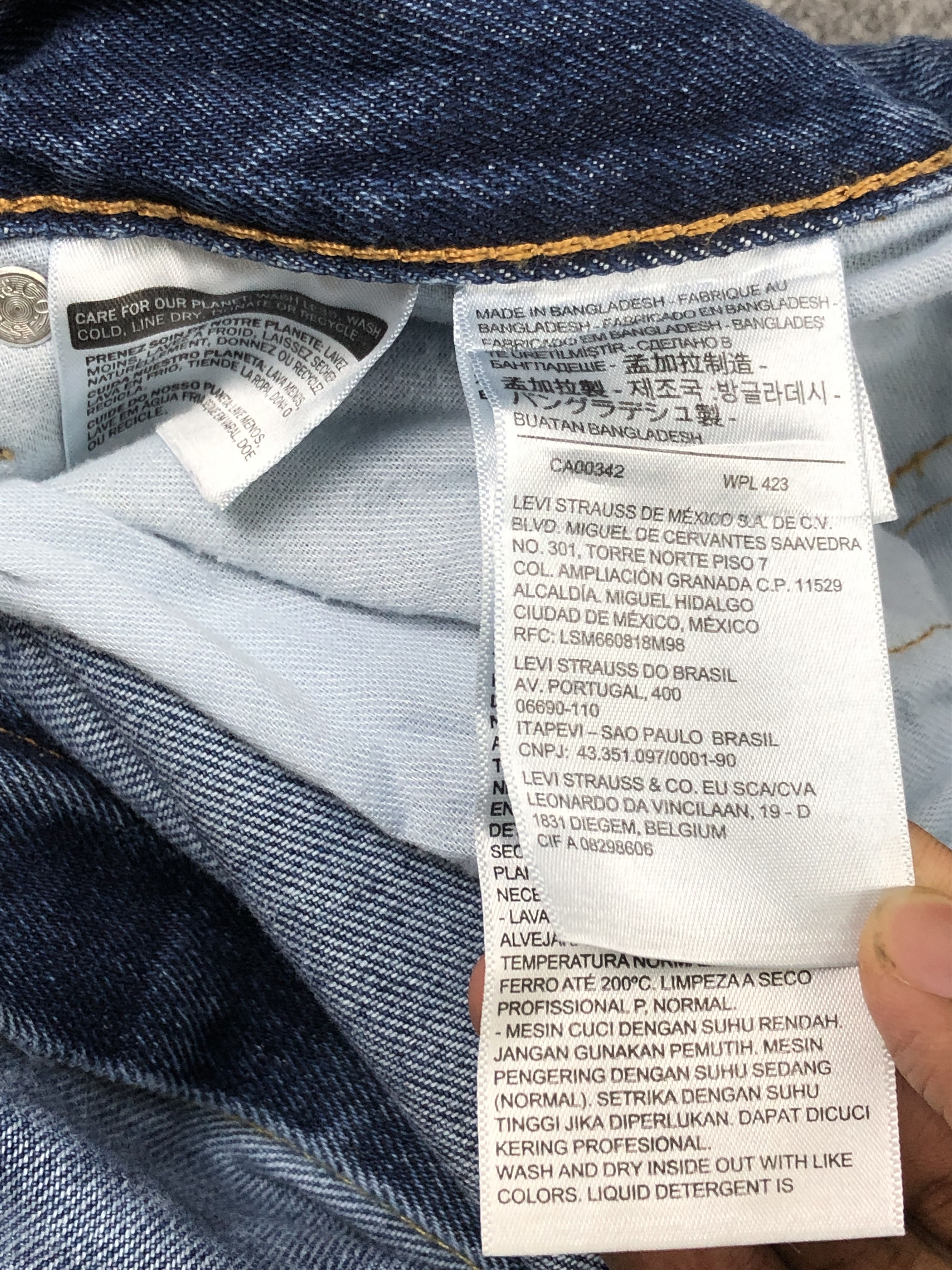 Levi's Vintage Levis 550 Blue Denim Jeans DP2288 Size US 40 / EU 56 - 12 Thumbnail