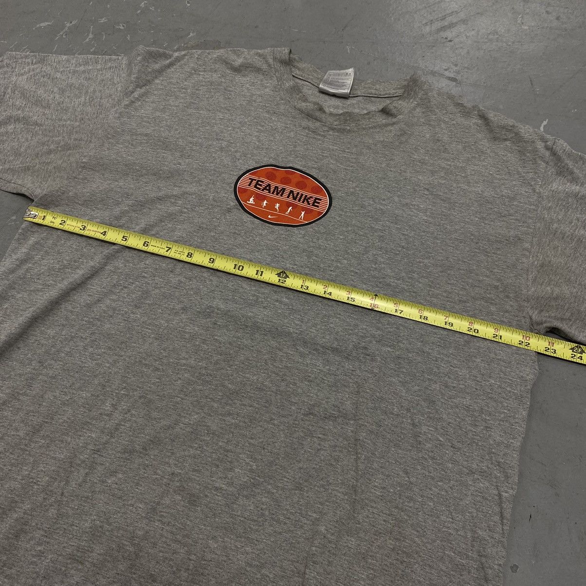 Japanese Brand × Nike × Vintage Vtg Y2K Team Nike Staff Event Tee Promo Center Swoosh Size US L / EU 52-54 / 3 - 2 Thumbnail