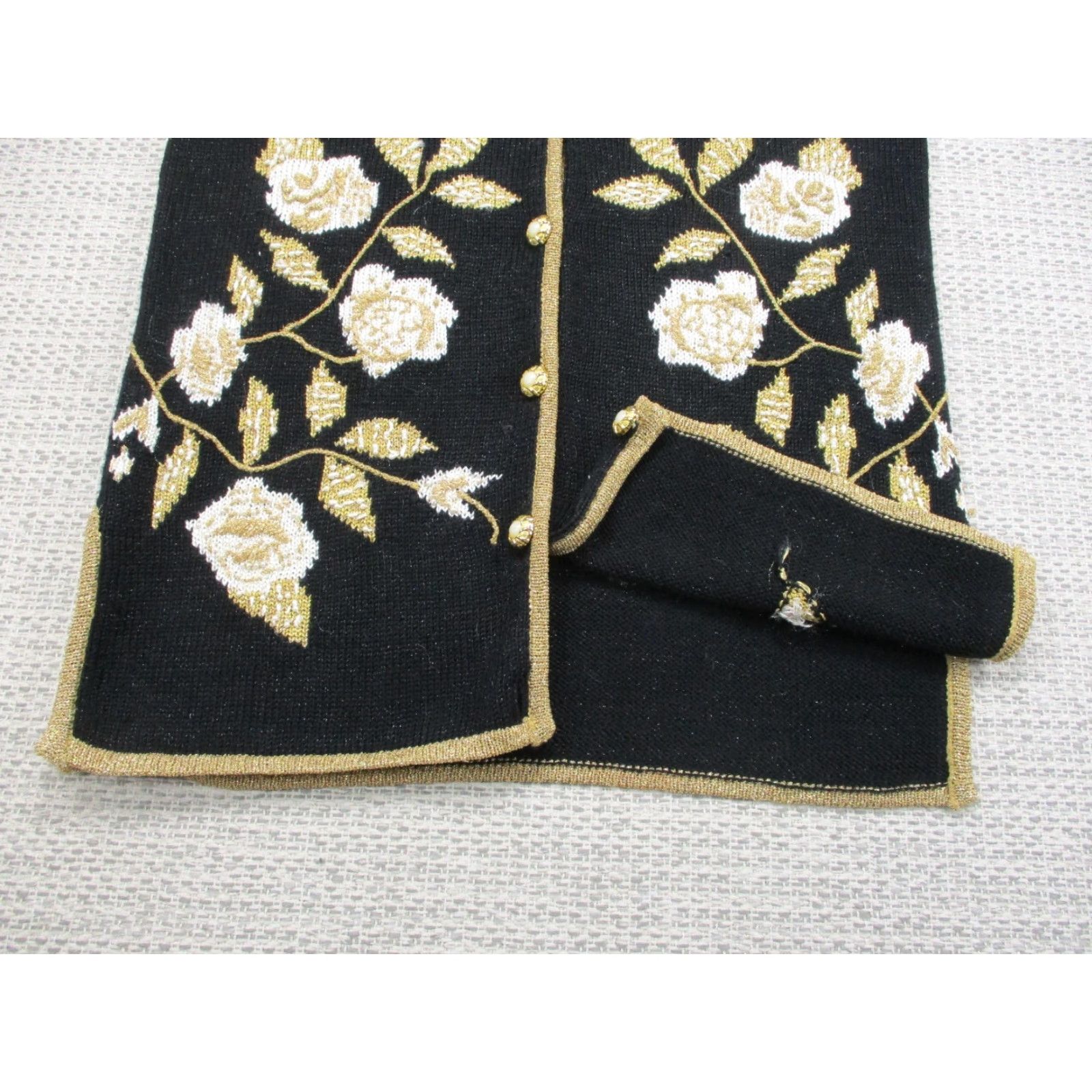 Vintage VTG Jaclyn Smith Sweater Vest Shirt Sleeveless S Black Knit Embroidered Pearl Floral Women's 90s Vintage Theme Size S / US 4 / IT 40 - 7 Thumbnail