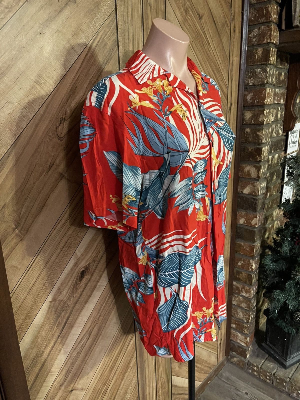 Other Red Floral Hawaiian Print Men’s Small Button Down Shirt Size US S / EU 44-46 / 1 - 3 Thumbnail