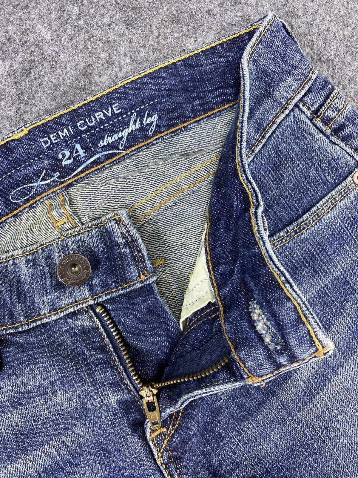 Jean × Levi's × Vintage Levi's Straight Leg Blue Wash Jeans - J1107 Size 27" / US 4 / IT 40 - 9 Thumbnail
