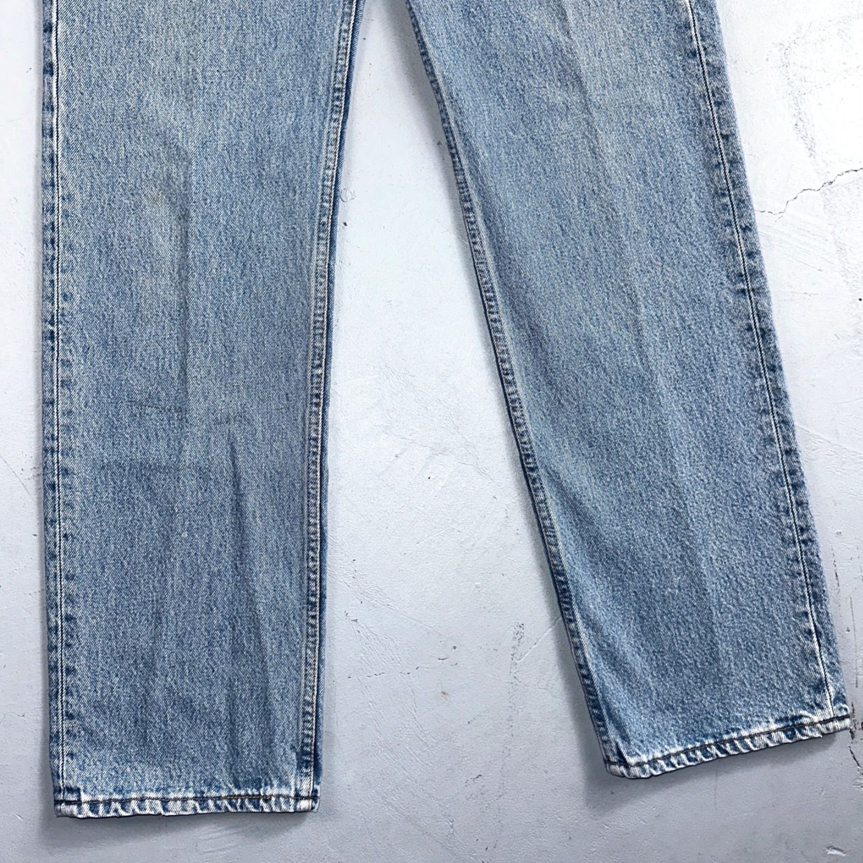 Levi's VINTAGE Levi's 501 Jeans Men 33x34 Light Wash Denim Straight Leg 90s USA Size US 33 - 3 Thumbnail
