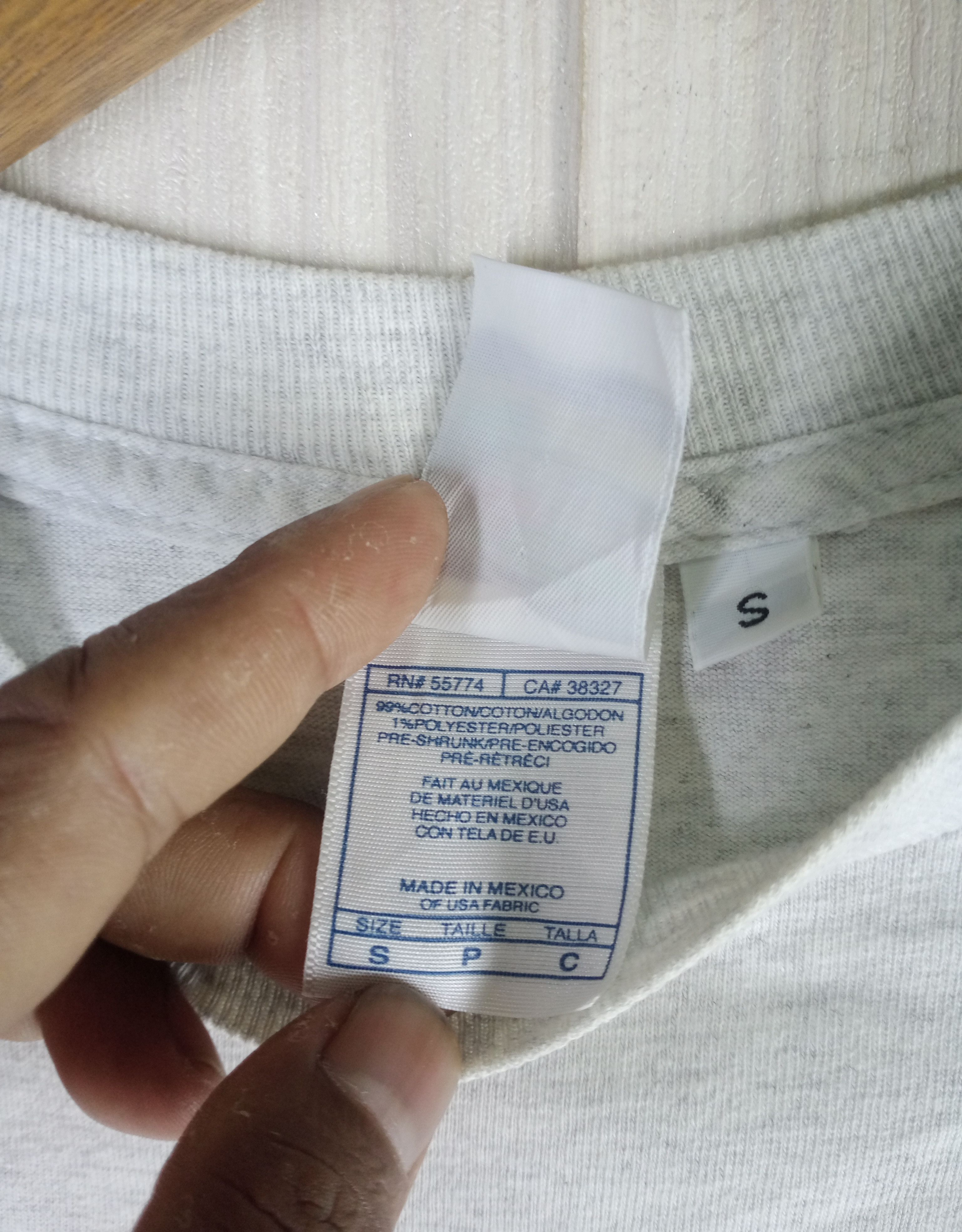 Maui and Sons Rare Vintage Maui And Sons Big Logo Tshirt Size US S / EU 44-46 / 1 - 7 Thumbnail