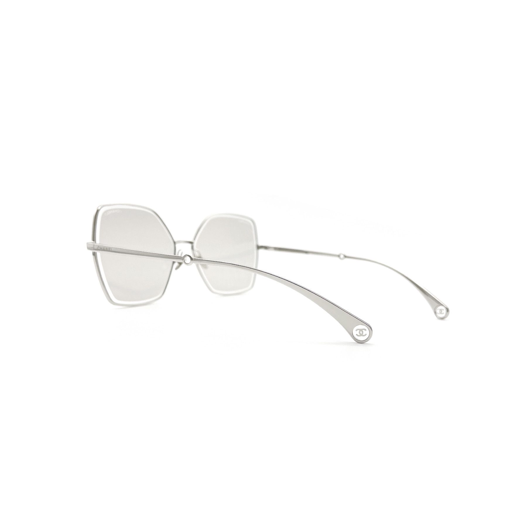 Chanel Chanel Pearl Chain Butterfly Sunglasses Size ONE SIZE - 4 Thumbnail