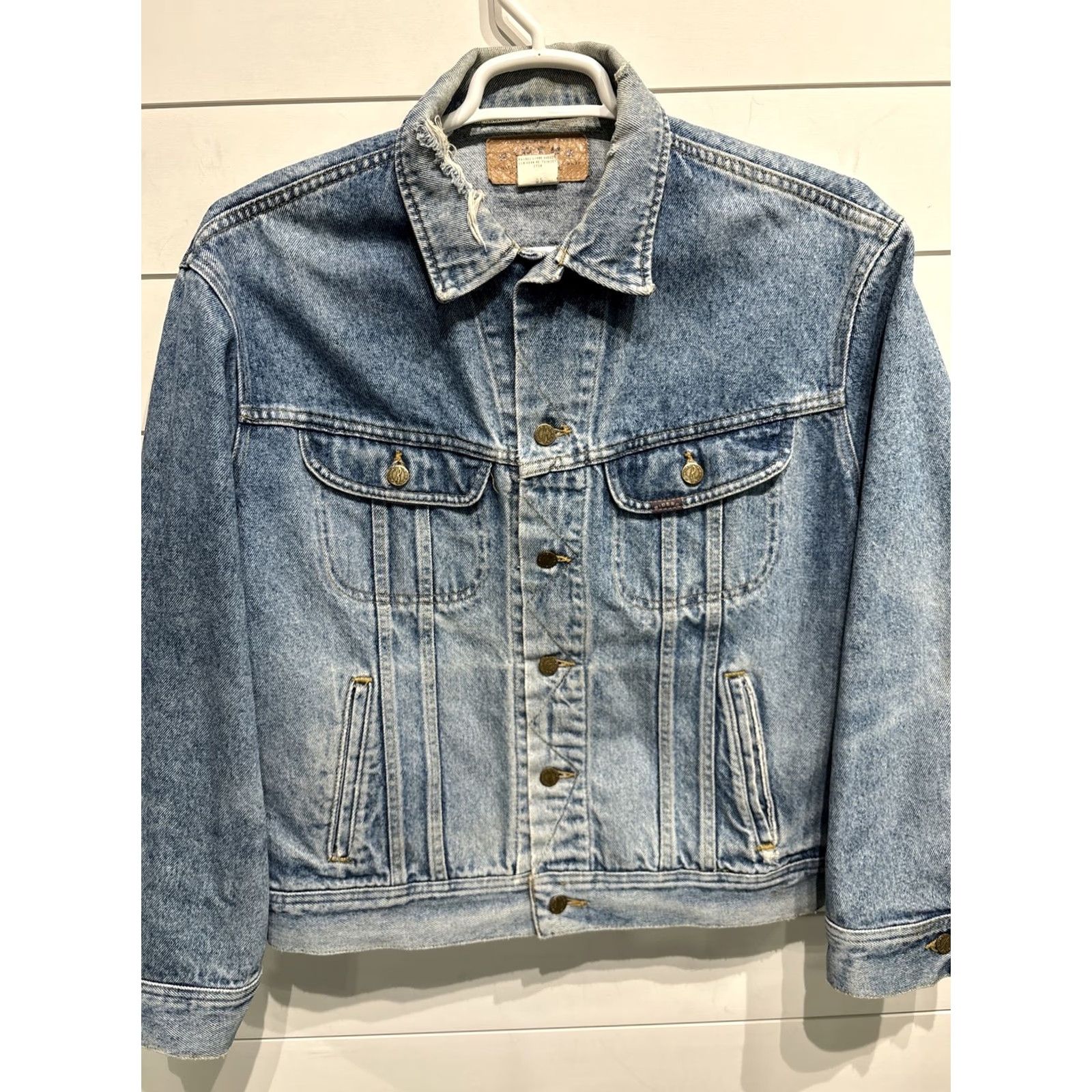 Vintage VINTAGE Riders Denim Blue Jean Jacket Mens Size L Distressed 1980s Bomber Jacket Wide Shoulder Pit to Pit 24” Total Length 24” Size US 33 - 2 Thumbnail