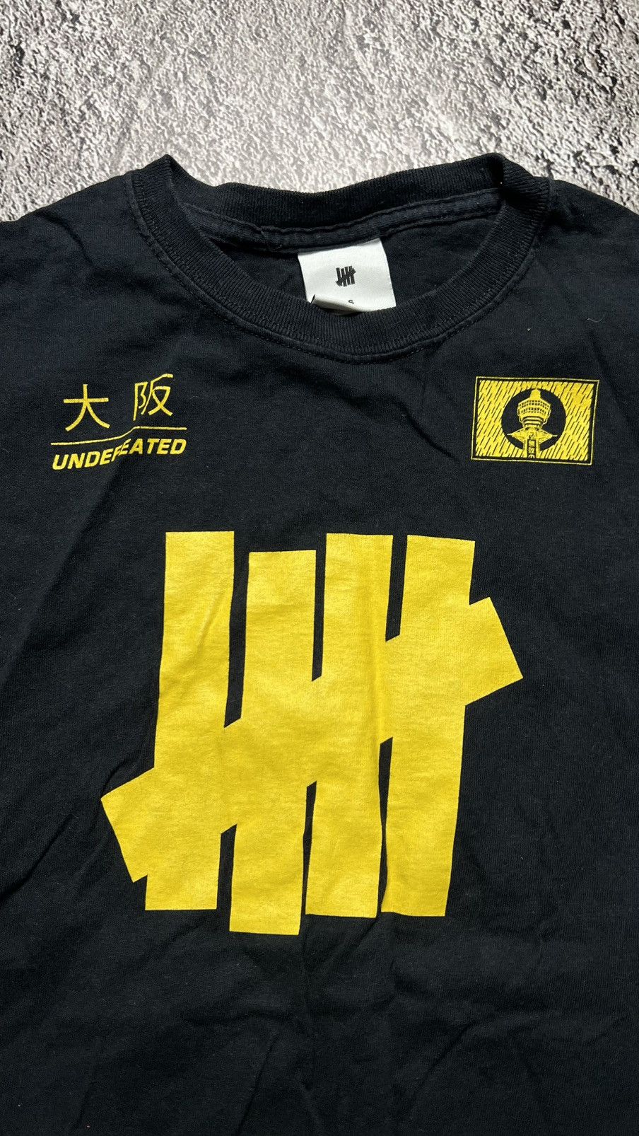 Undefeated Undefeated fukuoka exlcusive logo tee Size US S / EU 44-46 / 1 - 3 Thumbnail