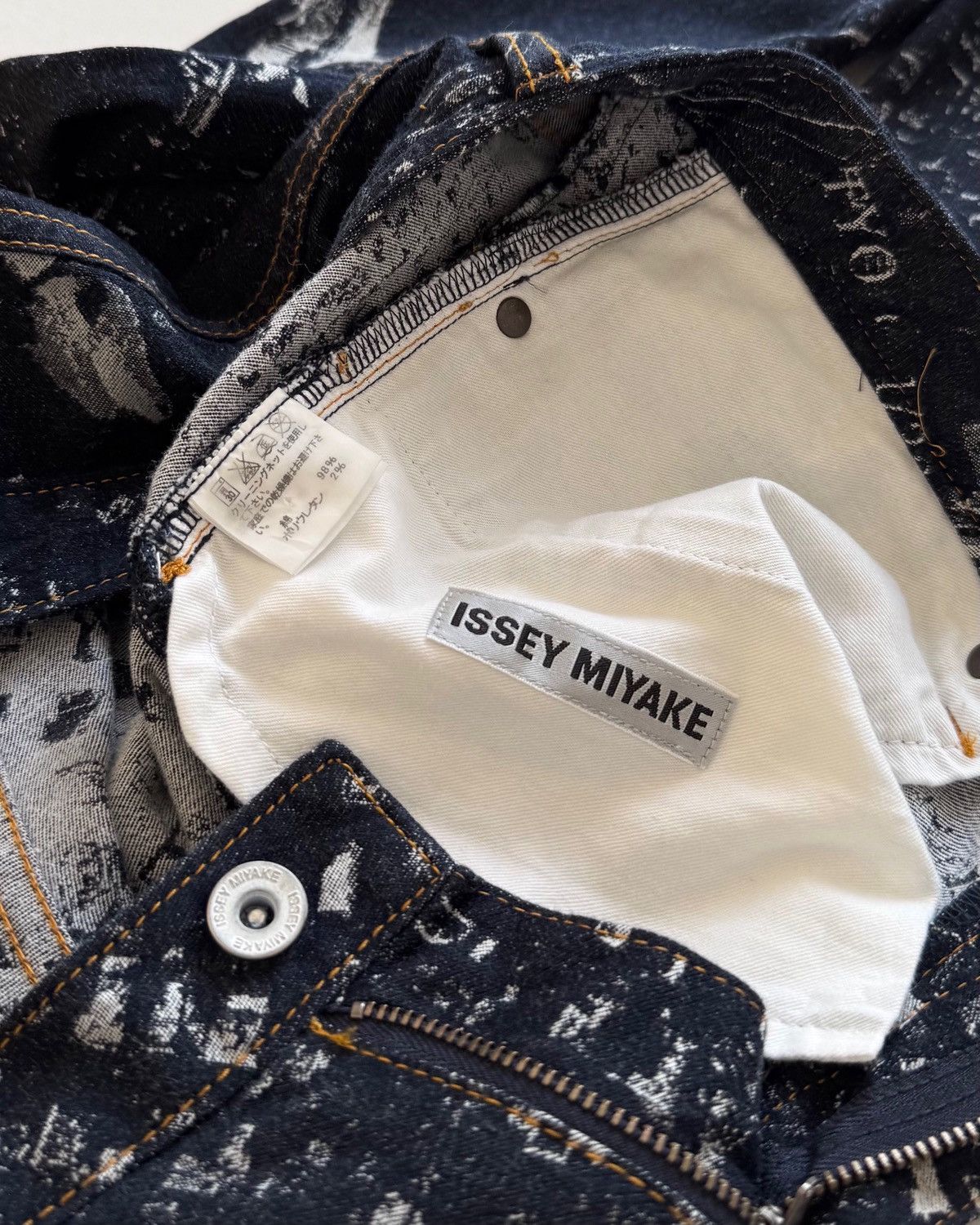 Issey Miyake ISSEY MIYAKE LOW RISE JEANS CITYSCAPE Size US 36 / EU 52 - 5 Thumbnail