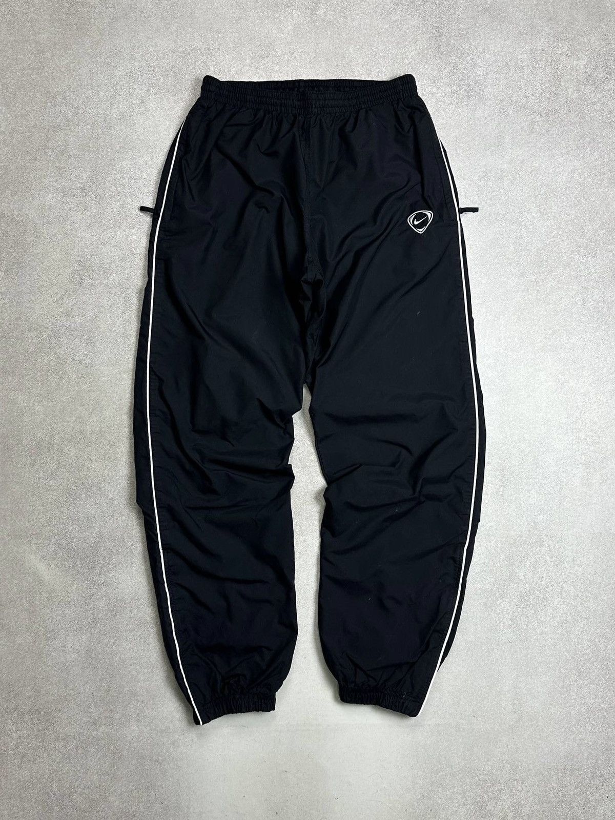 Nike Vintage Nike Tn Skepta Style Y2K Baggy Nylon Tracksuit L Size US L / EU 52-54 / 3 - 9 Thumbnail