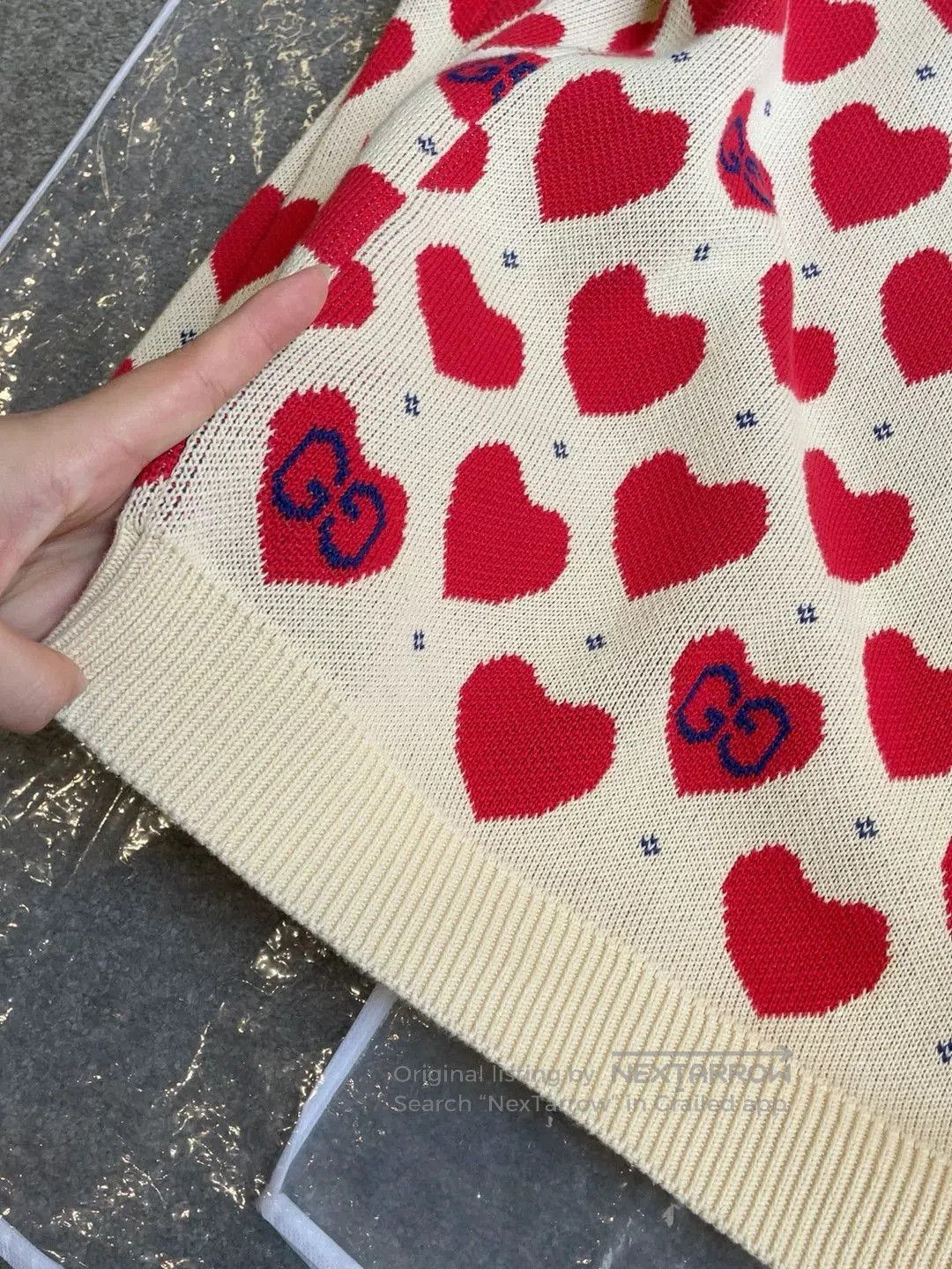 Gucci Gucci Heart Pattern Beige Knit Cardigan. Size XS / US 0-2 / IT 36-38 - 9 Thumbnail