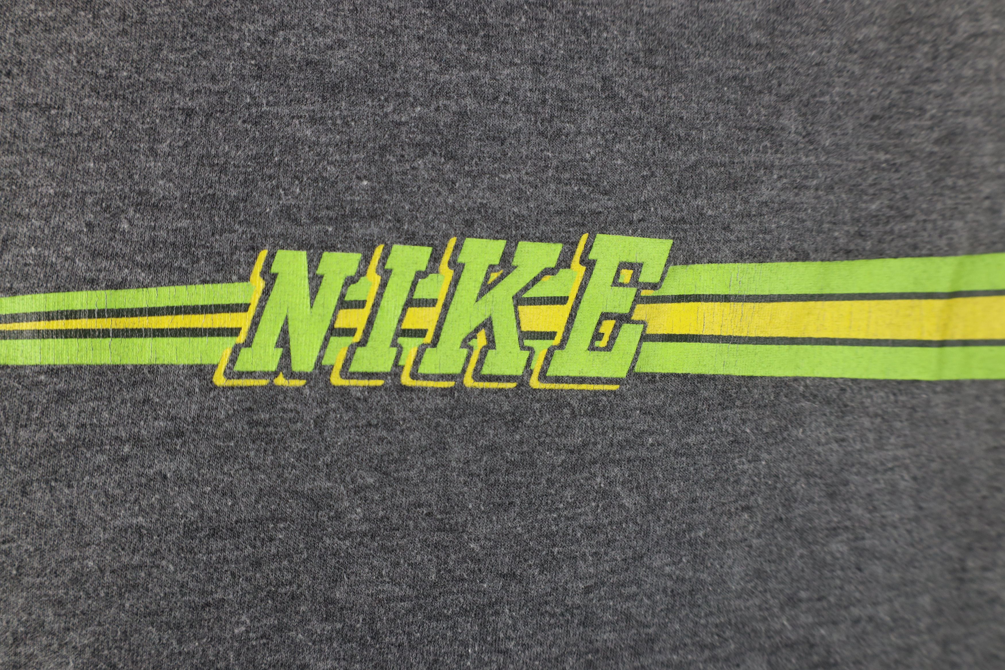 Nike Vintage Y2K Nike Block Letter Spell Out Striped T-Shirt Gray Size US L / EU 52-54 / 3 - 5 Thumbnail