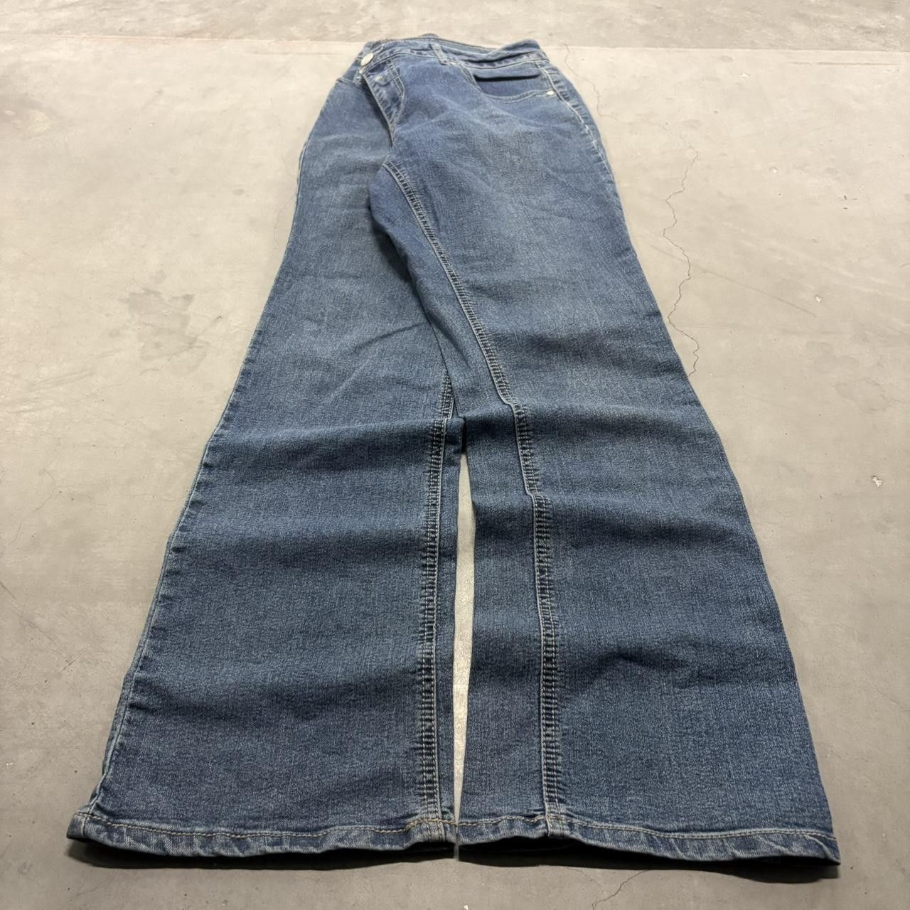Vintage Crazy Vintage Y2K/2000s Bootcut Medium Wash Denim Jeans! Size US 36 / EU 52 - 1 Thumbnail