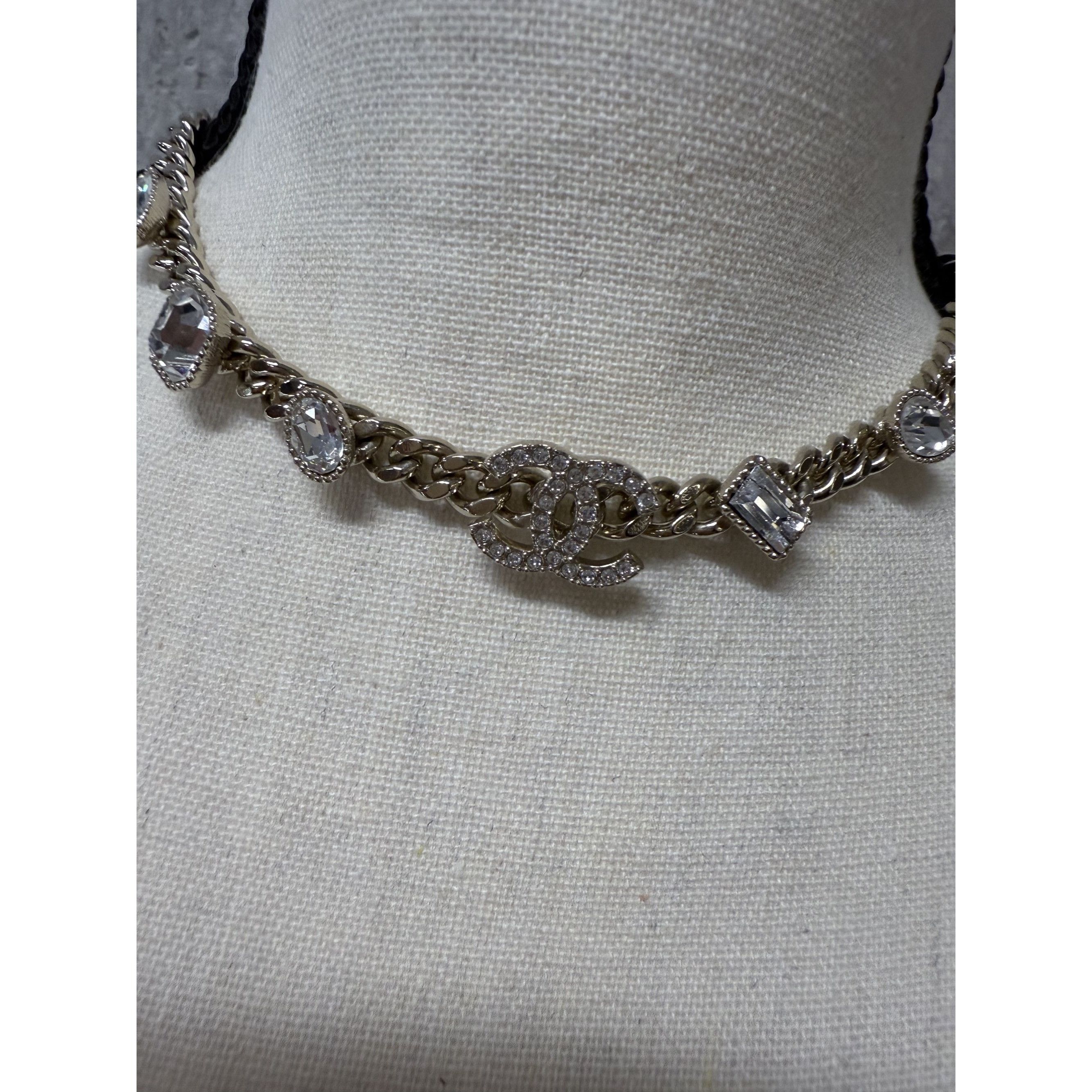 Chanel Chanel Gold-Tone Crystal Embellished Chain Necklace With CC Size ONE SIZE - 9 Thumbnail