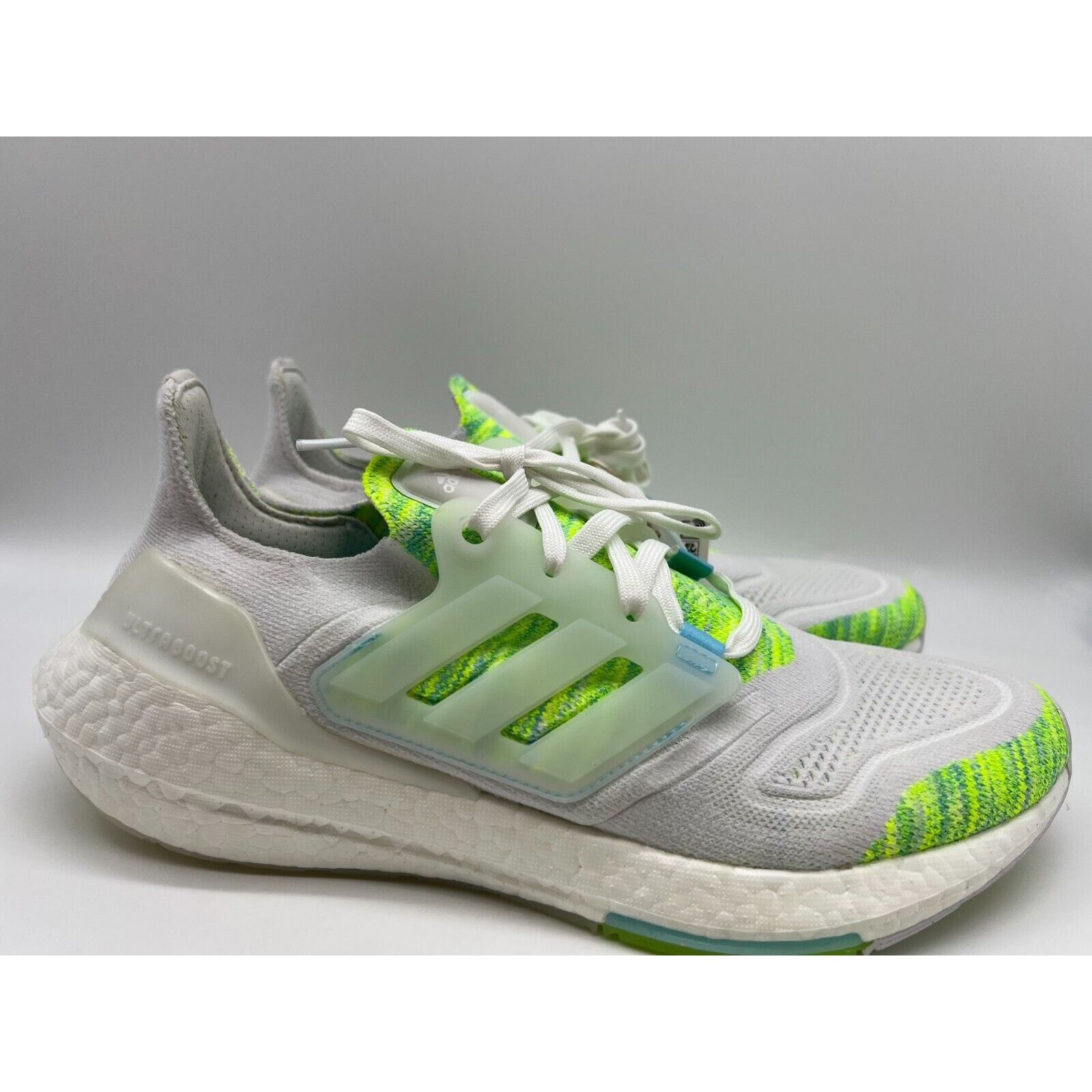 Adidas Ultraboost 22 Running Women's White Size 9.5 NWT Shoes