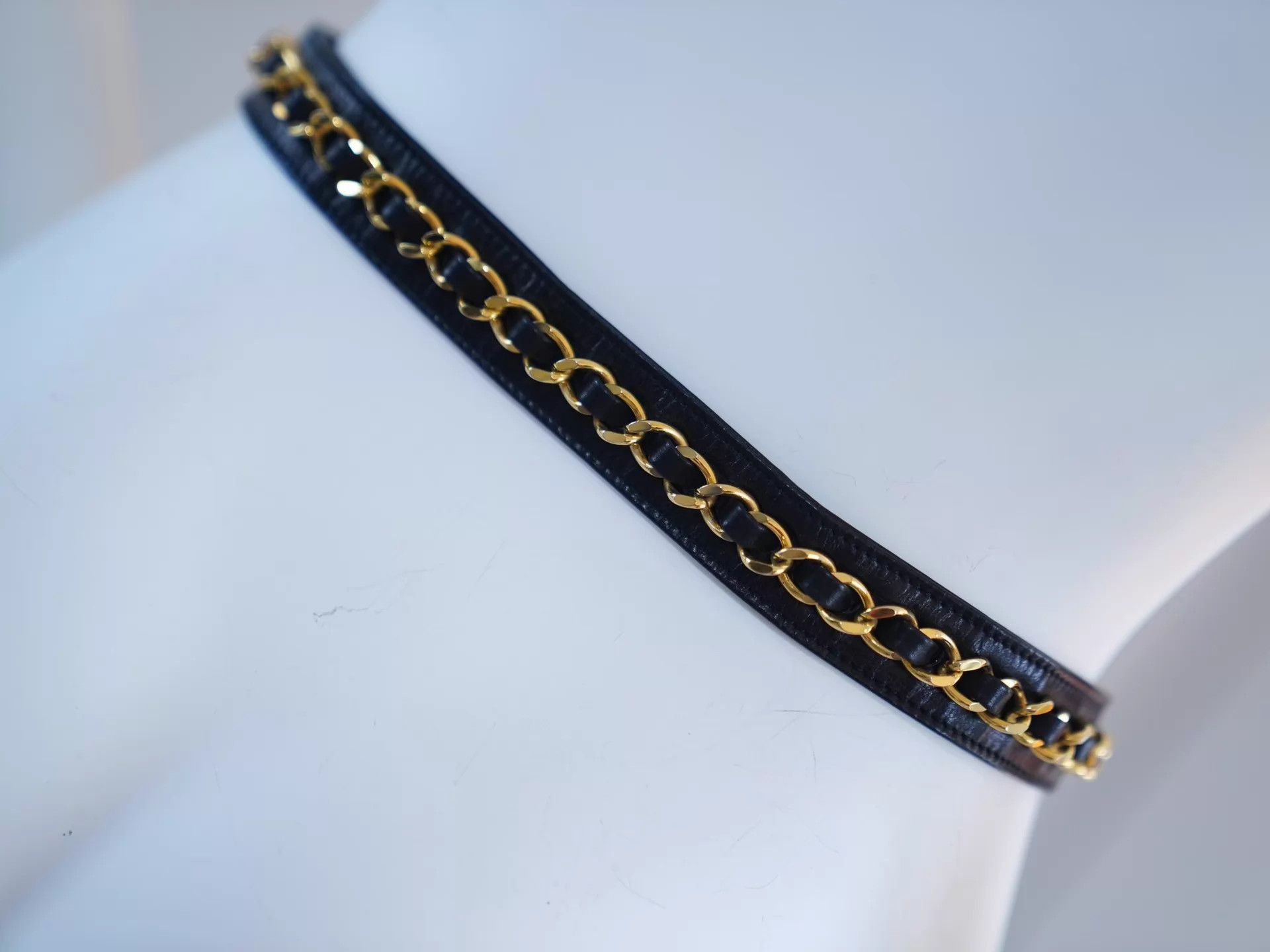 Chanel Chanel Vintage Black & Gold Leather Belt Size ONE SIZE - 5 Thumbnail