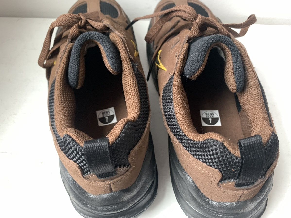 Nike NIKE BROWN TECH HERA SNEAKERS Size US 7 / EU 40 - 7 Thumbnail