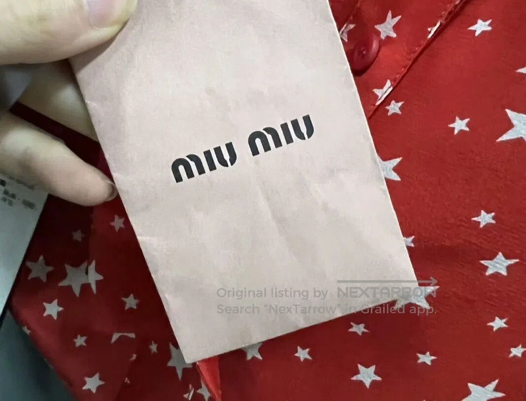 Miu Miu Miu Miu Red Star Print Shirt. Size XS / US 0-2 / IT 36-38 - 1 Thumbnail