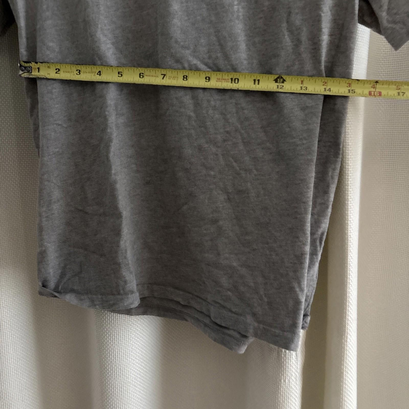 Nike Nike Gray/Yellow Logo T-Shirt Women's XL Male or Female Tee Size XL / US 12-14 / IT 48-50 - 4 Thumbnail