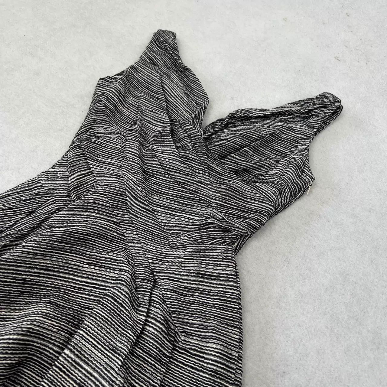 Dior Dior Runway Sleeveless Wrap Dress BW Wavy Silk 40 99 Size M / US 6-8 / IT 42-44 - 3 Thumbnail