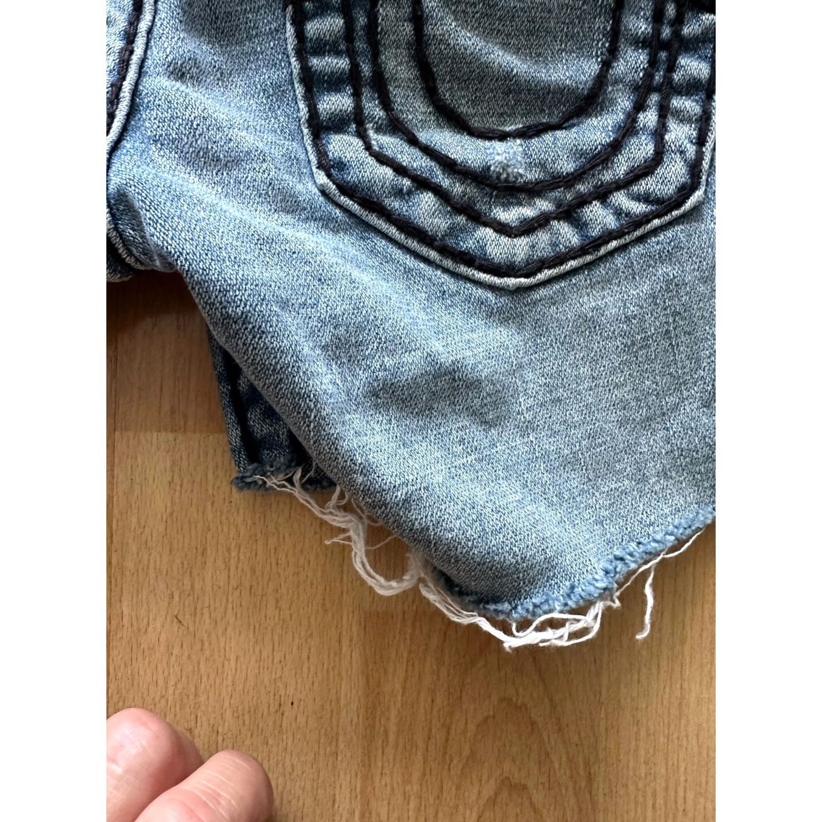 True Religion VINTAGE True Religion Jeans Shorts Women’s Mini Cut Off 26 Low Rise Denim Y2K/90s Logo Embroidered Pocket Blue Womens Size 26" / US 2 / IT 38 - 5 Thumbnail