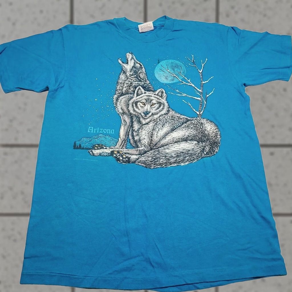Hanes VINTAGE ARIZONA Wolf Wildlife Nature T-Shirt Hanes Men’s Size LARGE Blue Graphic Print Crew Neck Short Sleeve 1987 1980s Mens Size US L / EU 52-54 / 3 - 1 Thumbnail