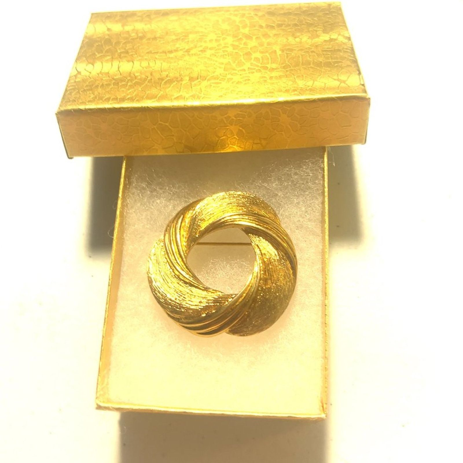 Monet Vintage Monet Golden tone brush Circle Swirl Brooch Pin Size ONE SIZE - 4 Thumbnail