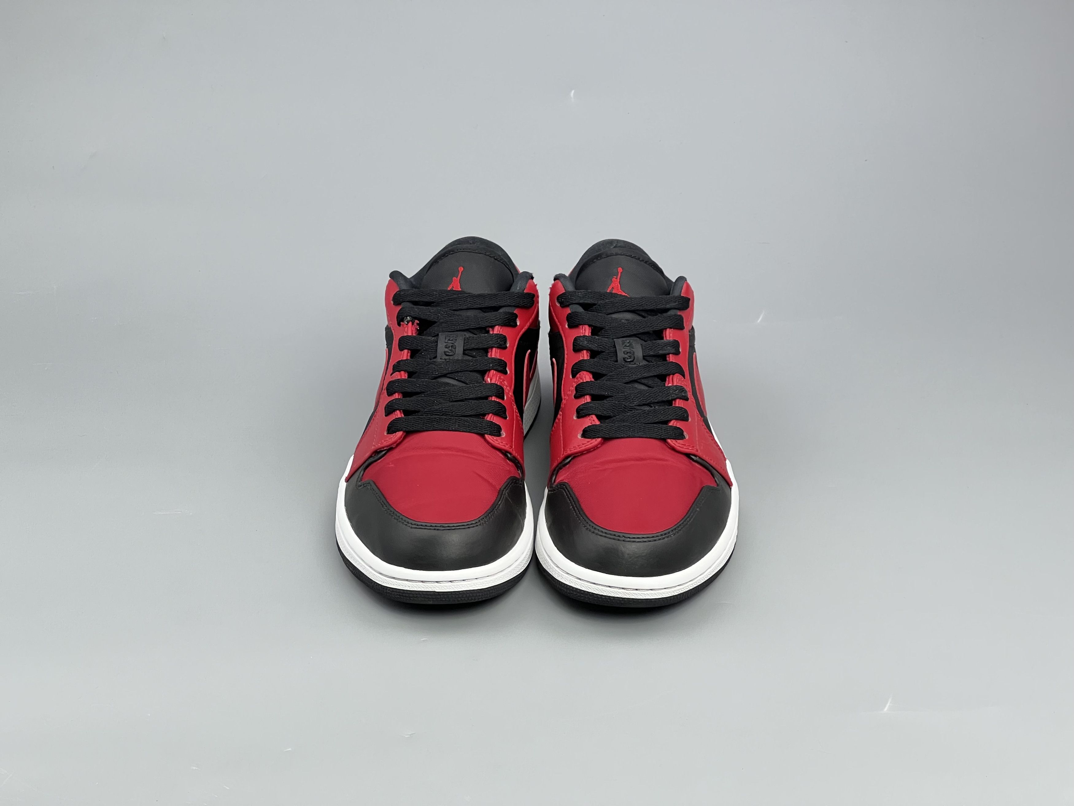 Jordan Brand 2014 Nike Air Jordan 1 Retro Low Bred Black Red Sneakers 9.5 Size US 9.5 / EU 42-43 - 4 Thumbnail
