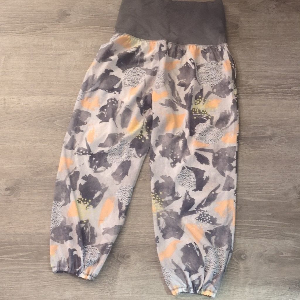 Lululemon Lululemon Om PantMini Art Pop White Multi / Slate size 8 Size 30" / US 8 / IT 44 - 9 Thumbnail