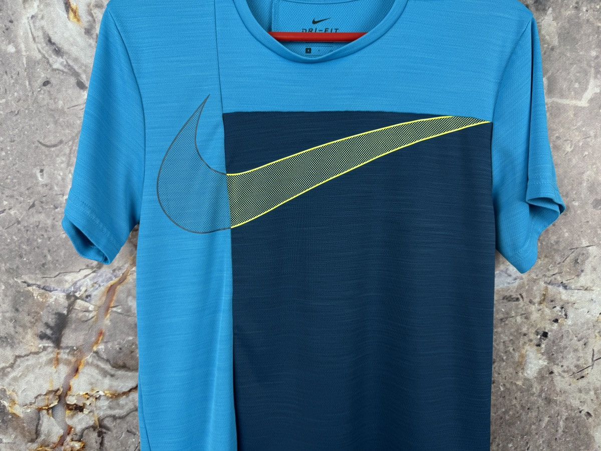 Nike Men’s Nike Dri-Fit Big Swoosh T-Shirt Jersey Size Small Size US S / EU 44-46 / 1 - 3 Thumbnail